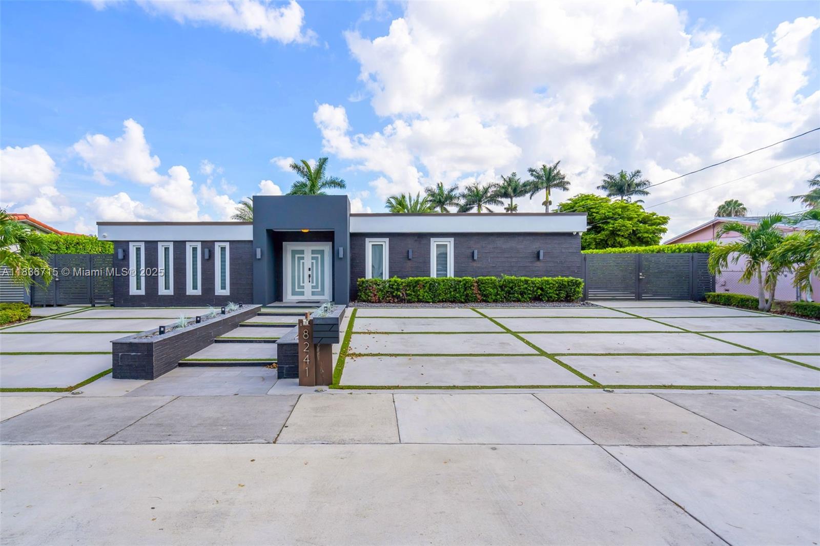 8241 NW 182nd St, Hialeah, Florida image 1