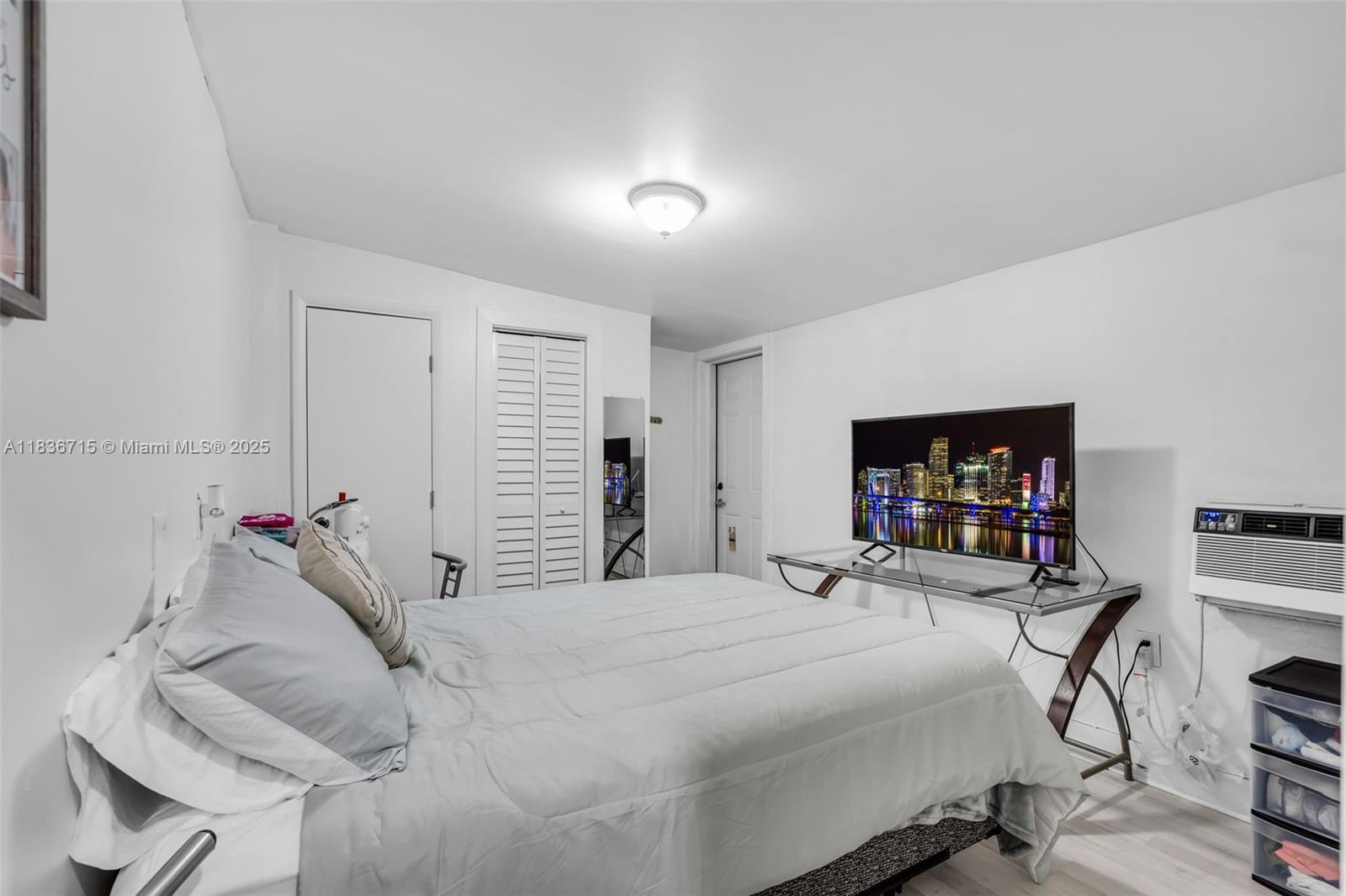 8241 NW 182nd St, Hialeah, Florida image 25