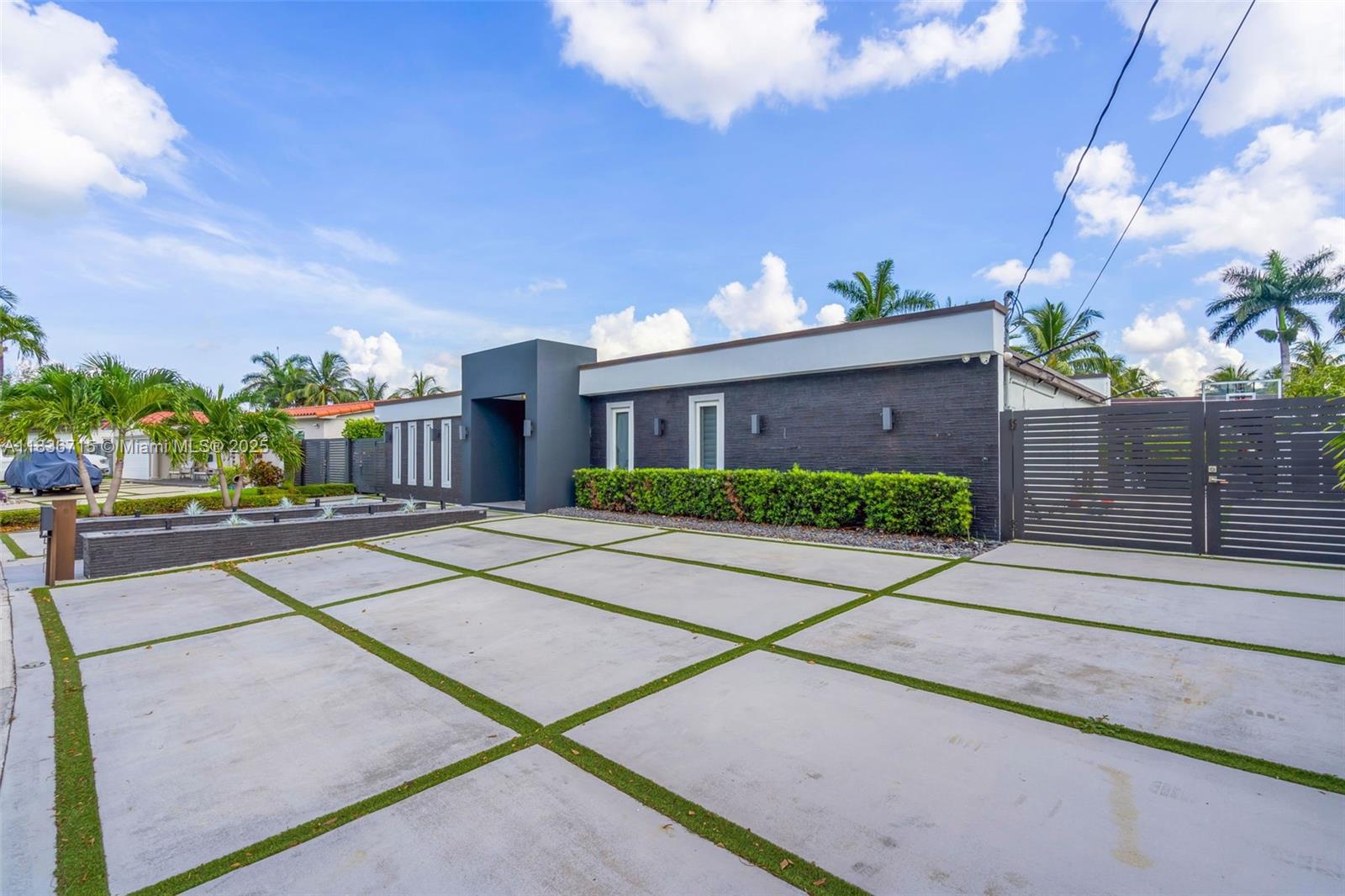 8241 NW 182nd St, Hialeah, Florida image 3