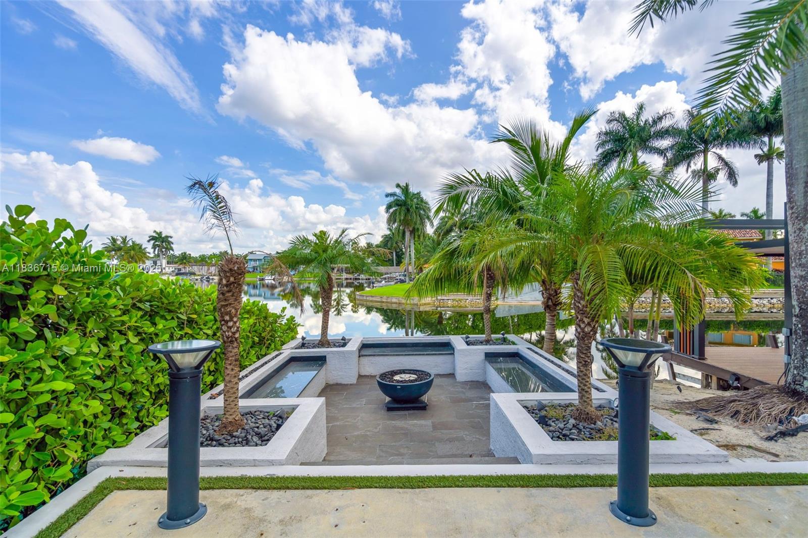 8241 NW 182nd St, Hialeah, Florida image 40