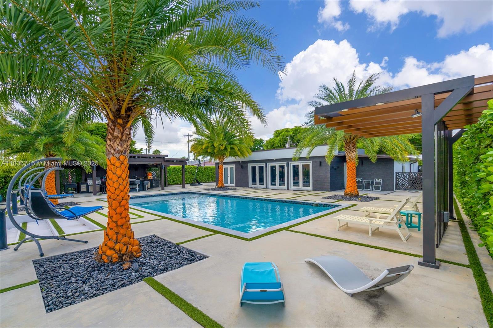 8241 NW 182nd St, Hialeah, Florida image 41