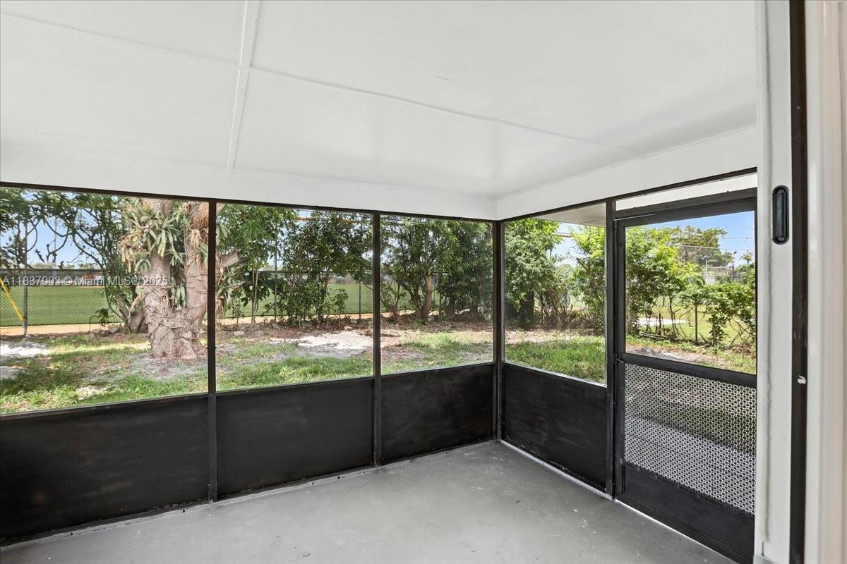 6424 Pierce St, Hollywood, Florida image 26