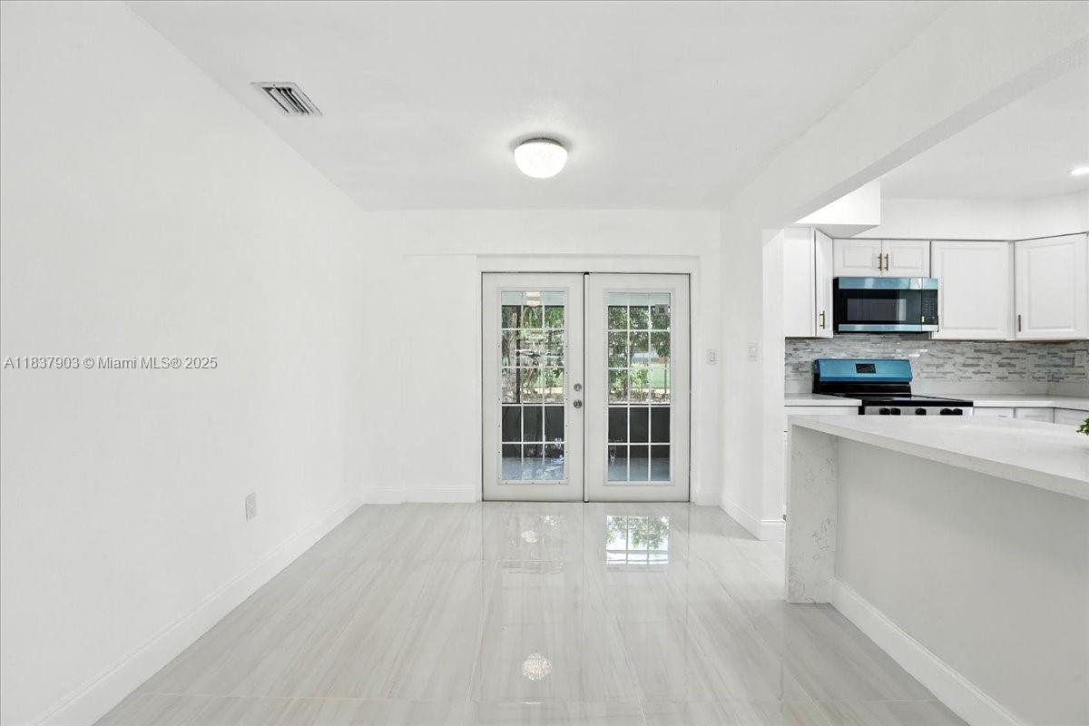 6424 Pierce St, Hollywood, Florida image 7