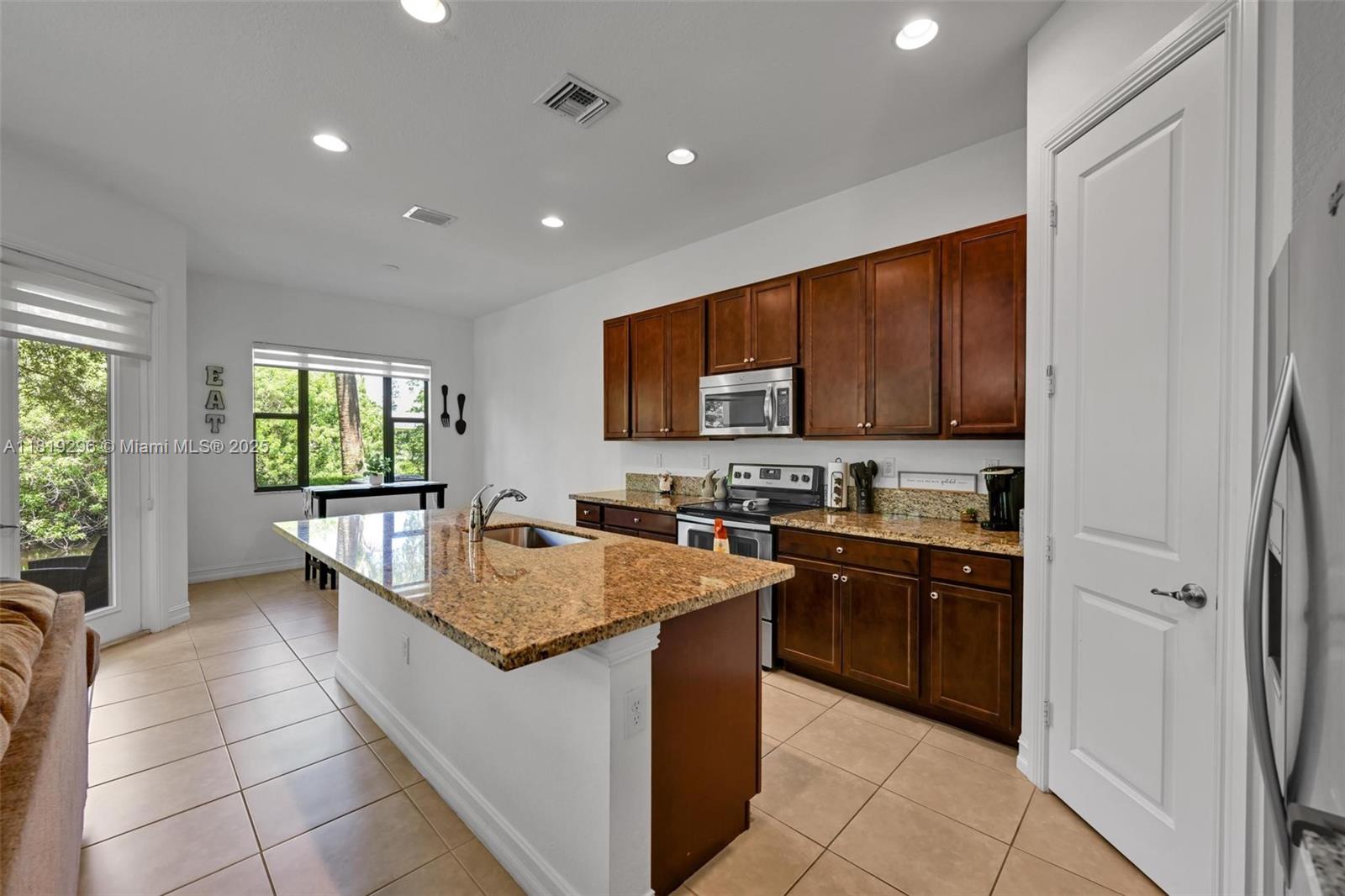 122 SW 127th Ter, Plantation, Florida image 8