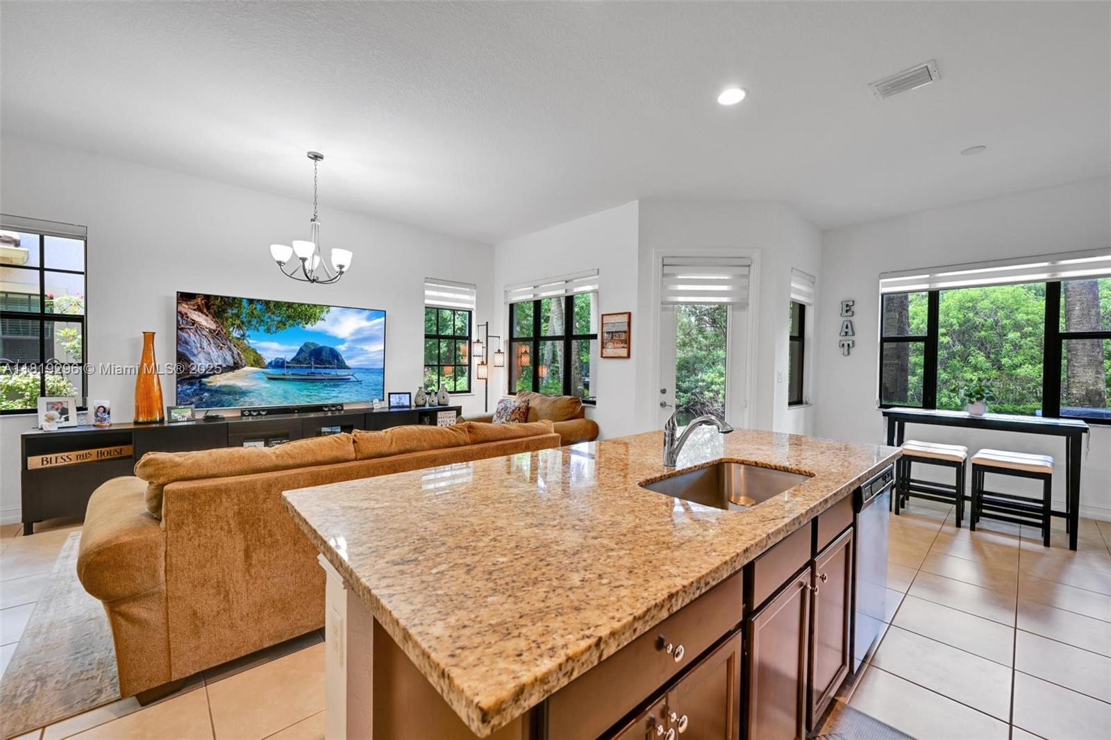 122 SW 127th Ter, Plantation, Florida image 9