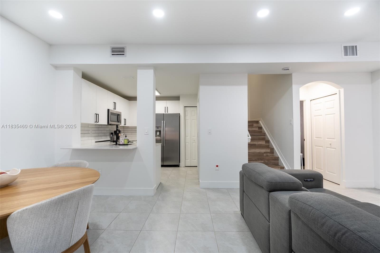 724 SW 106th Ave #2010, Pembroke Pines, Florida image 5