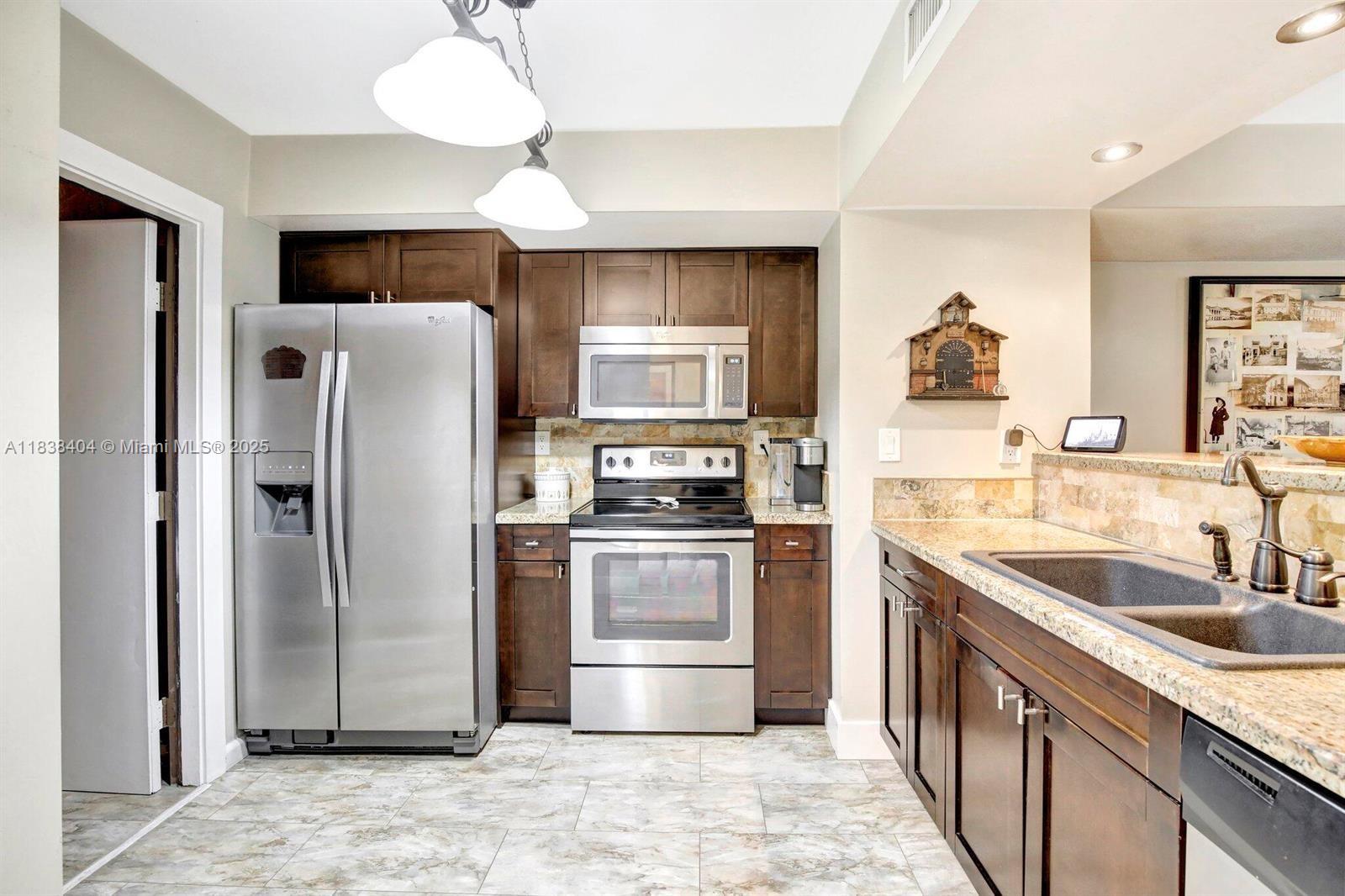 9715 NW 23rd Ct, Pembroke Pines, Florida image 1