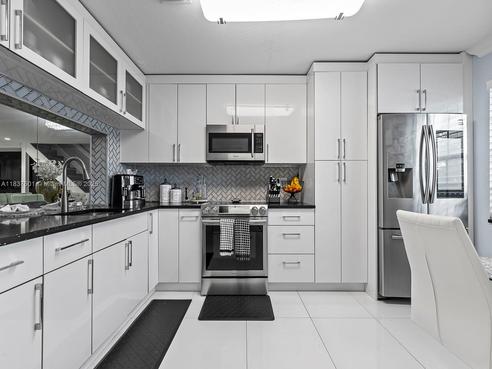 10942 W Sample Rd #E1, Coral Springs, Florida image 11