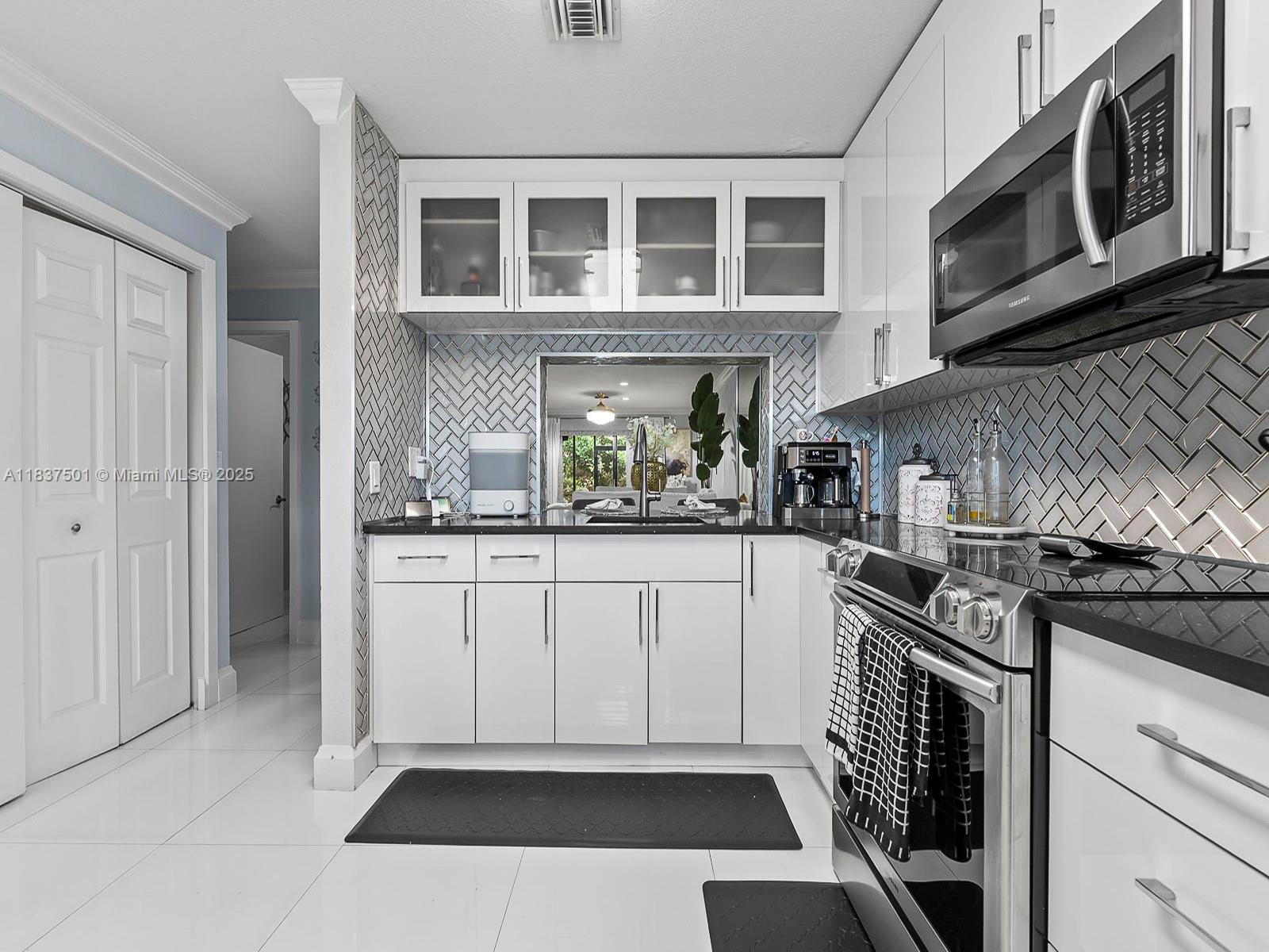 10942 W Sample Rd #E1, Coral Springs, Florida image 12