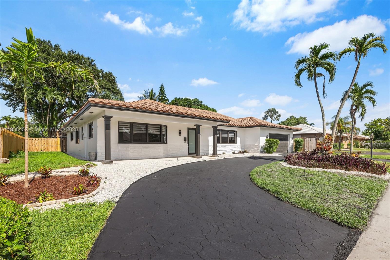 220 SW 75th Ter, Plantation, Florida image 3