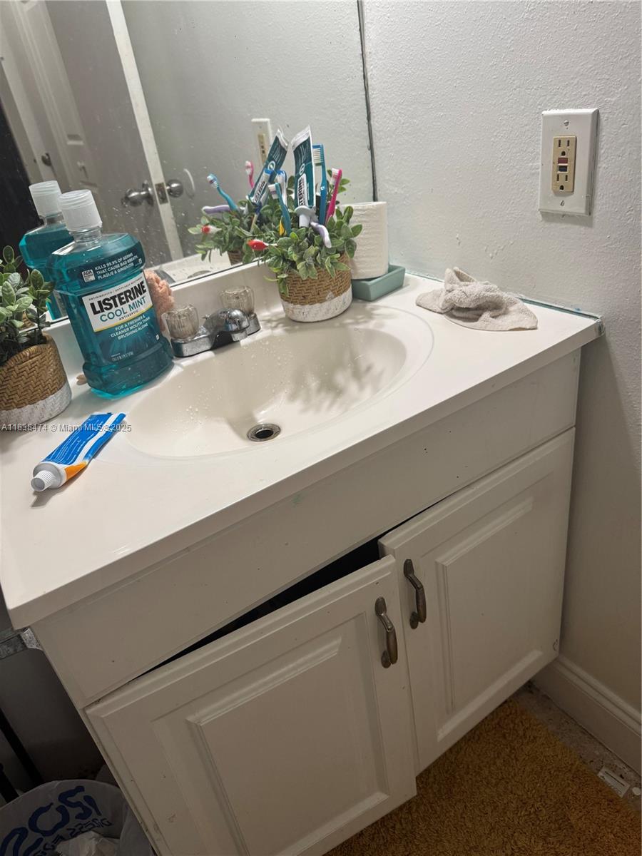 3610 NW 21st St #413, Lauderdale Lakes, Florida image 11