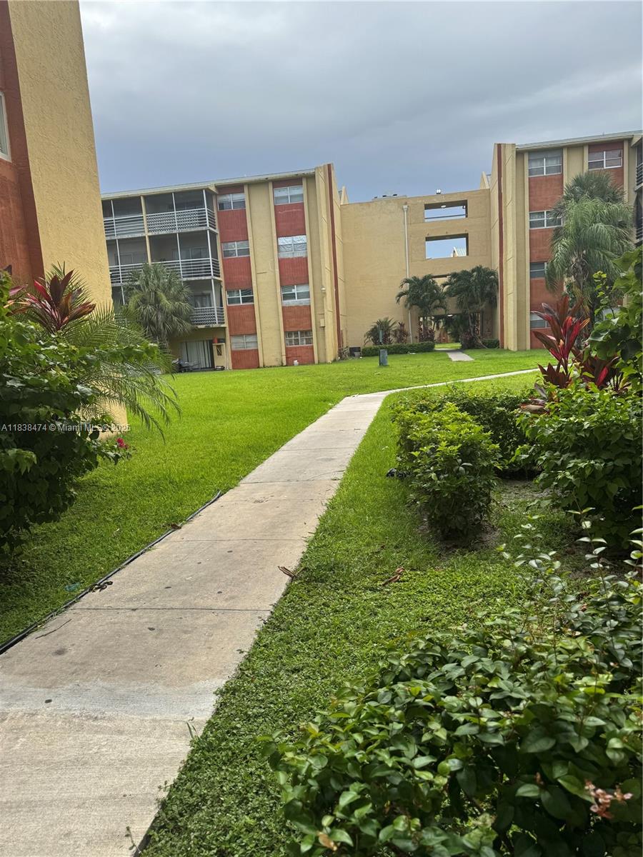 3610 NW 21st St #413, Lauderdale Lakes, Florida image 5