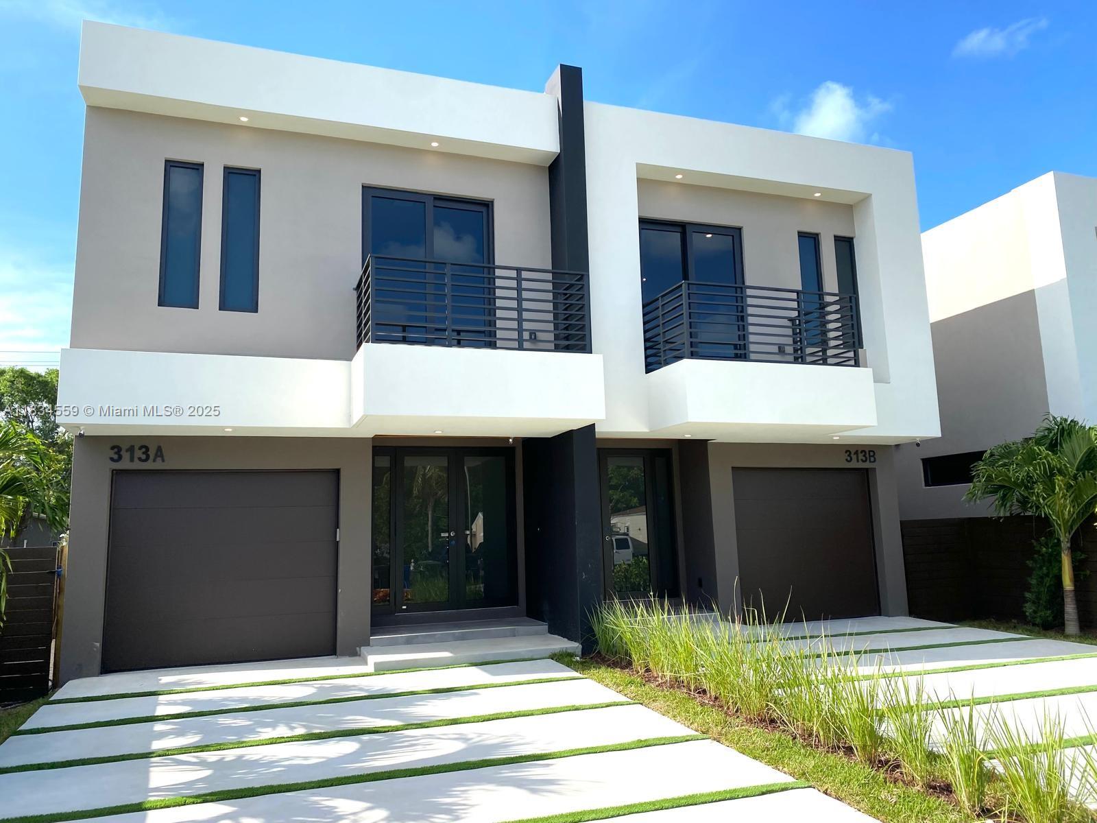 313 SW 10th St #B, Fort Lauderdale, Florida image 2