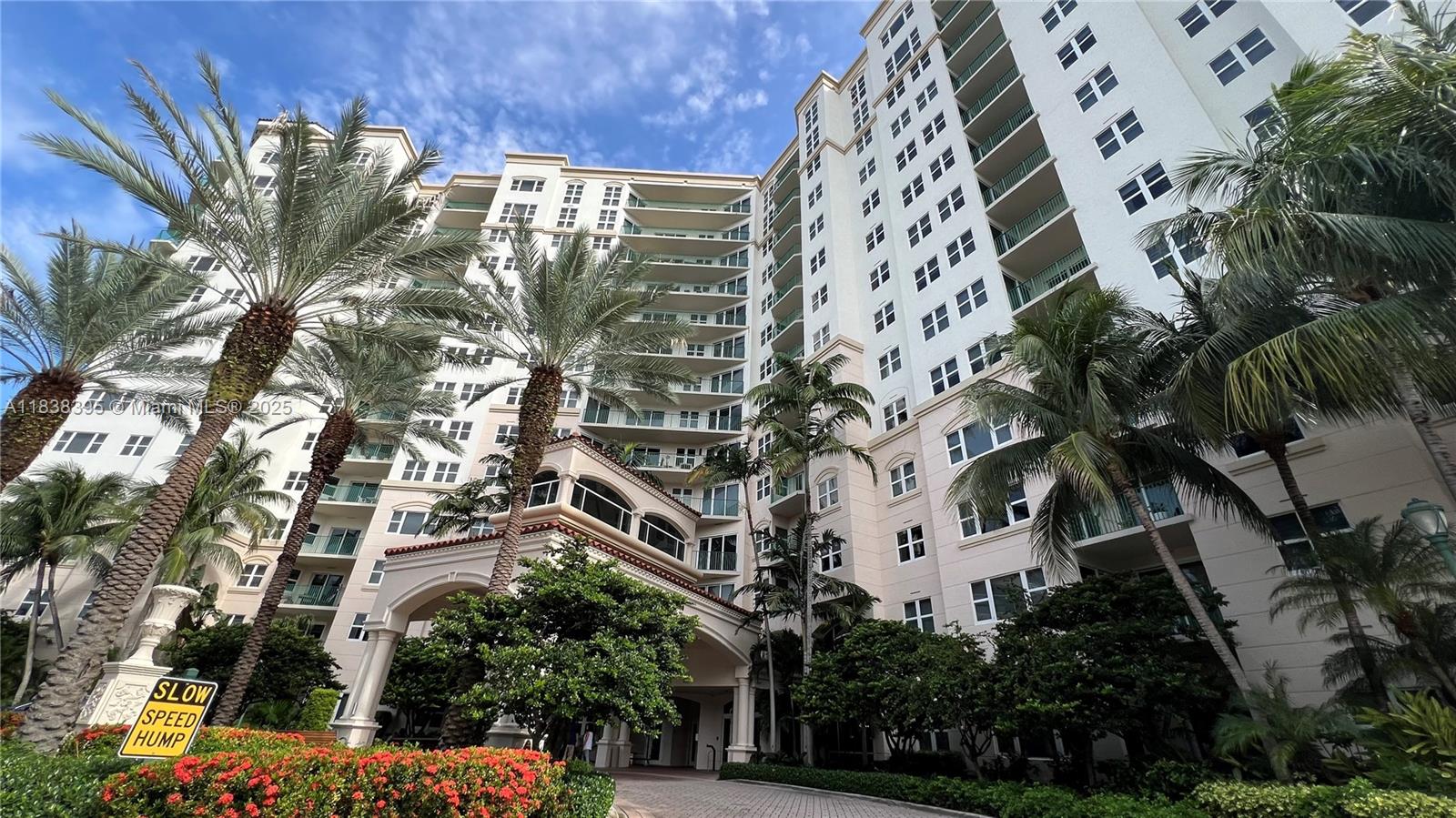 19900 E Country Club Dr #1014, Aventura, Florida image 1