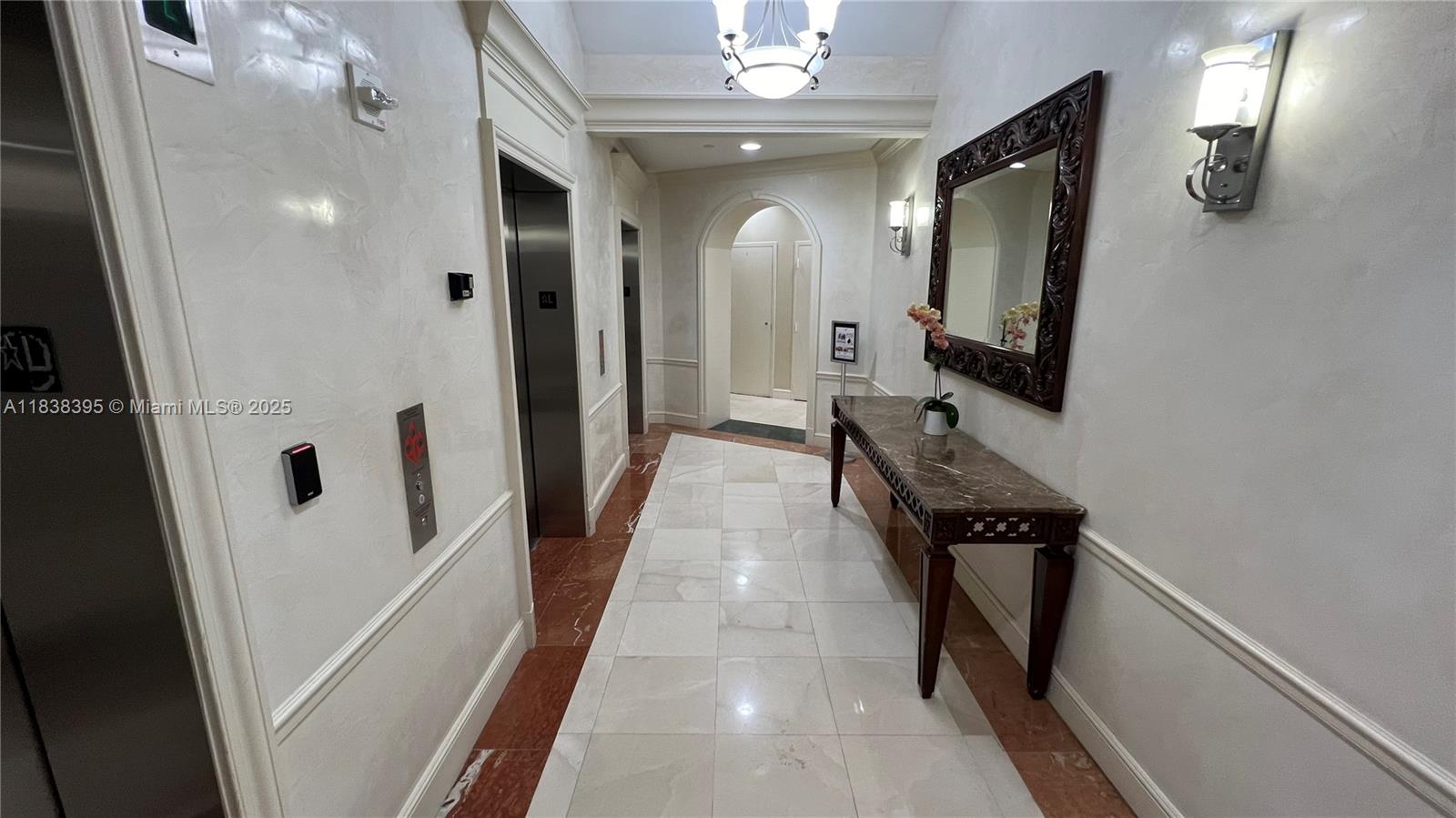 19900 E Country Club Dr #1014, Aventura, Florida image 3