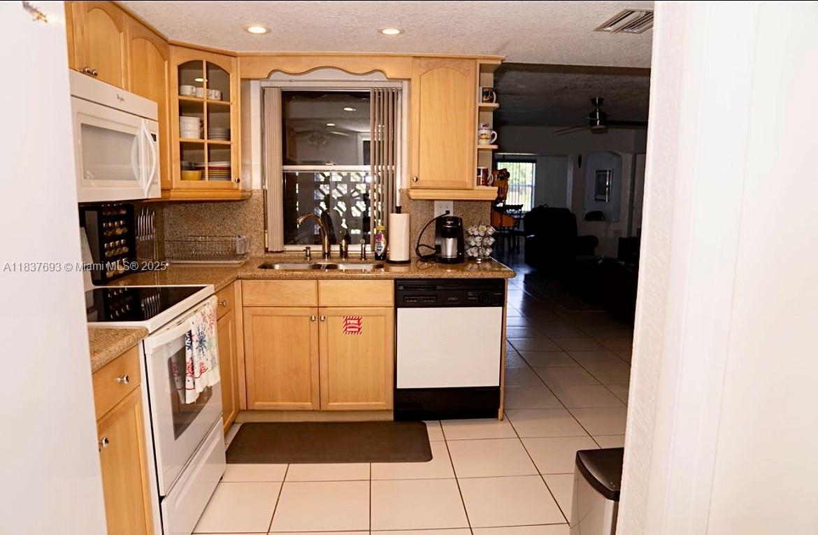 2930 NW 24th Ave, Oakland Park, Florida image 25