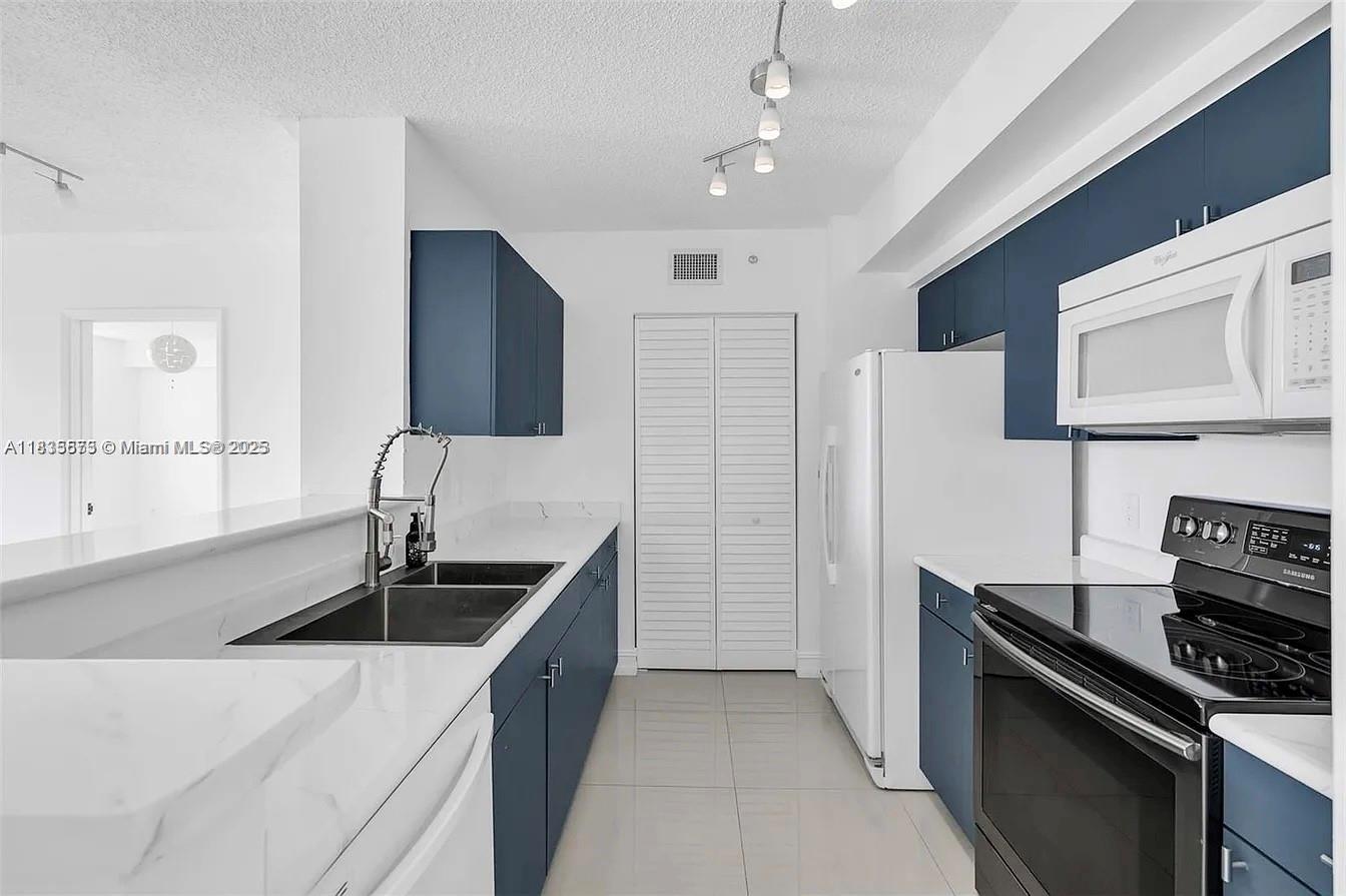 1919 Van Buren St #505A, Hollywood, Florida image 2
