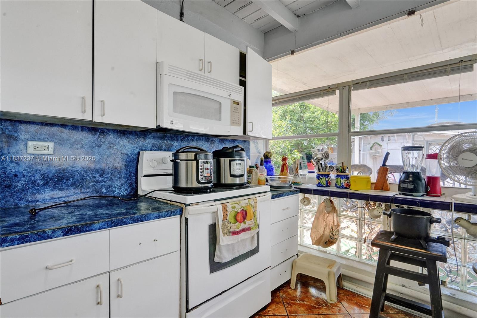 6768 Rose Dr, Miramar, Florida image 16