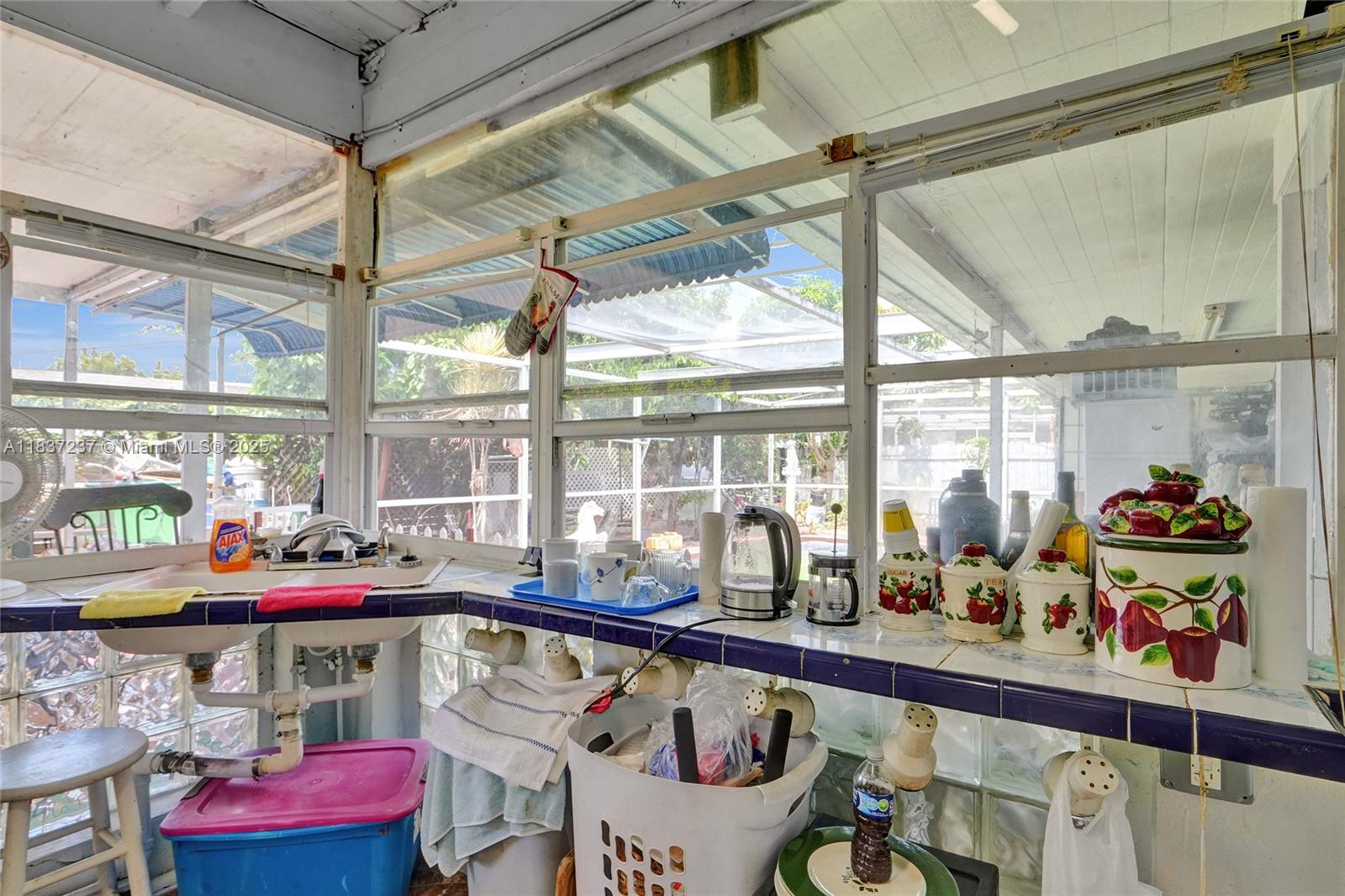 6768 Rose Dr, Miramar, Florida image 17