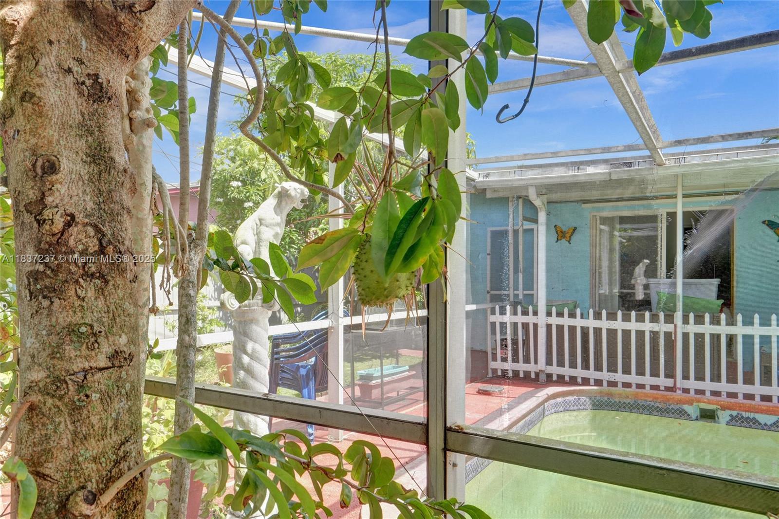 6768 Rose Dr, Miramar, Florida image 35