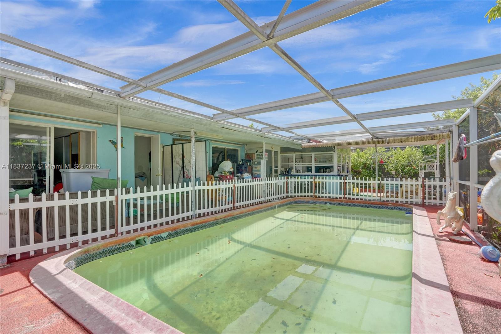 6768 Rose Dr, Miramar, Florida image 38