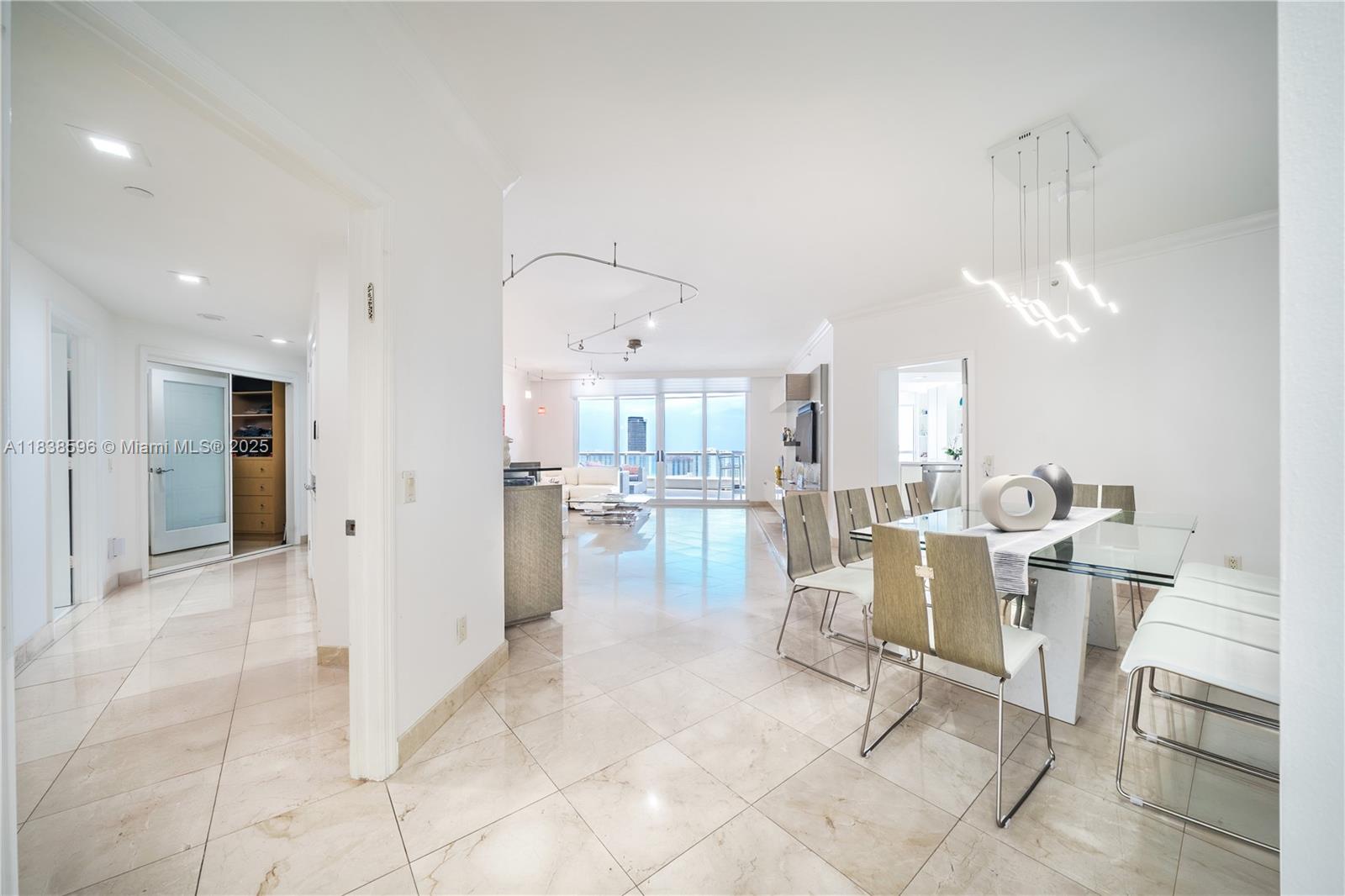 21050 Point Pl #2601, Aventura, Florida image 4