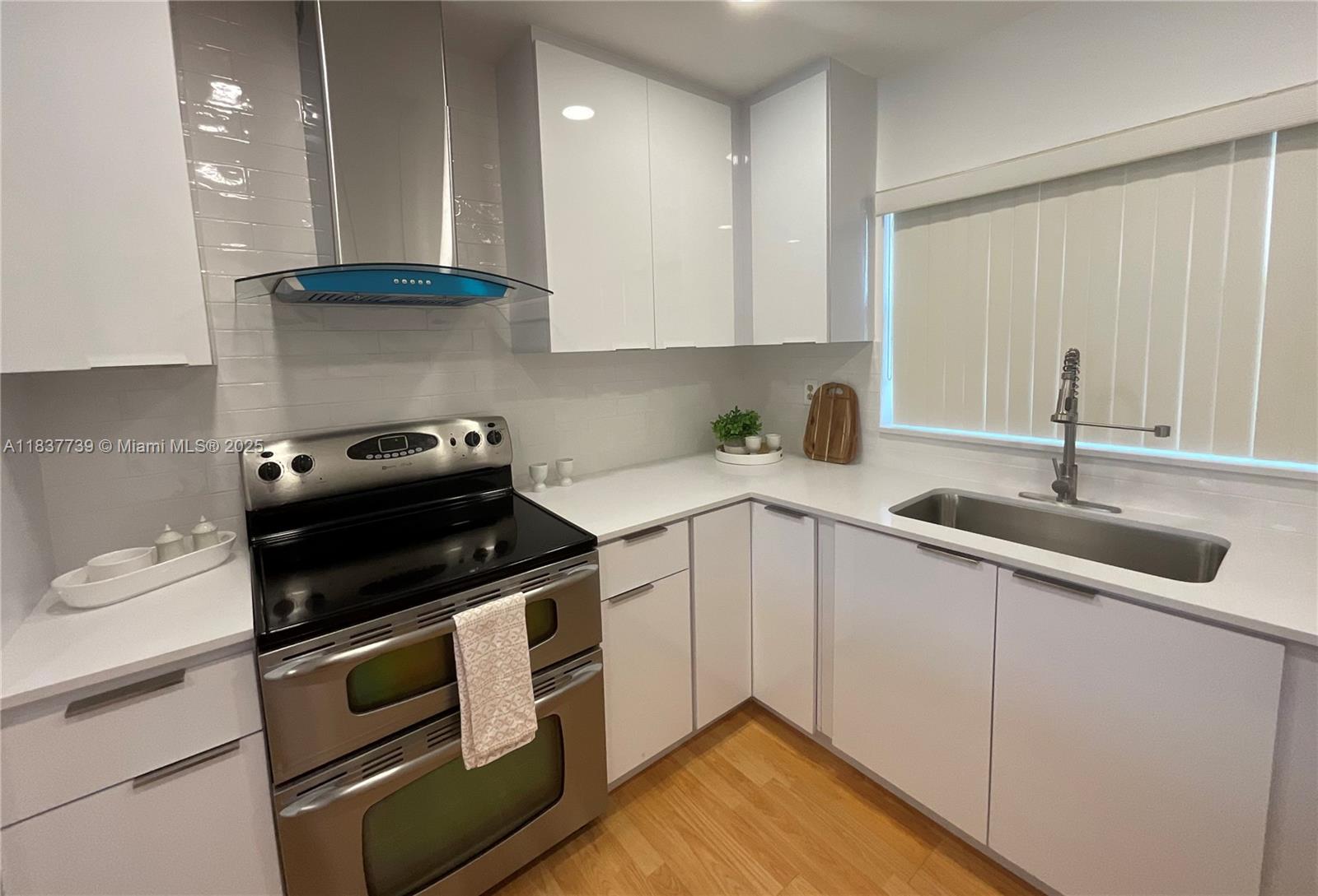 9481 Sunrise Lakes Blvd #302, Sunrise, Florida image 7