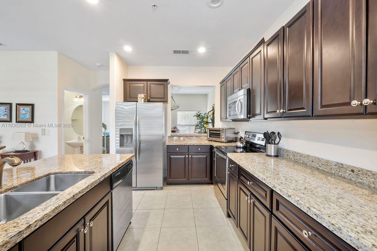 2851 W Prospect Rd #1306, Tamarac, Florida image 5