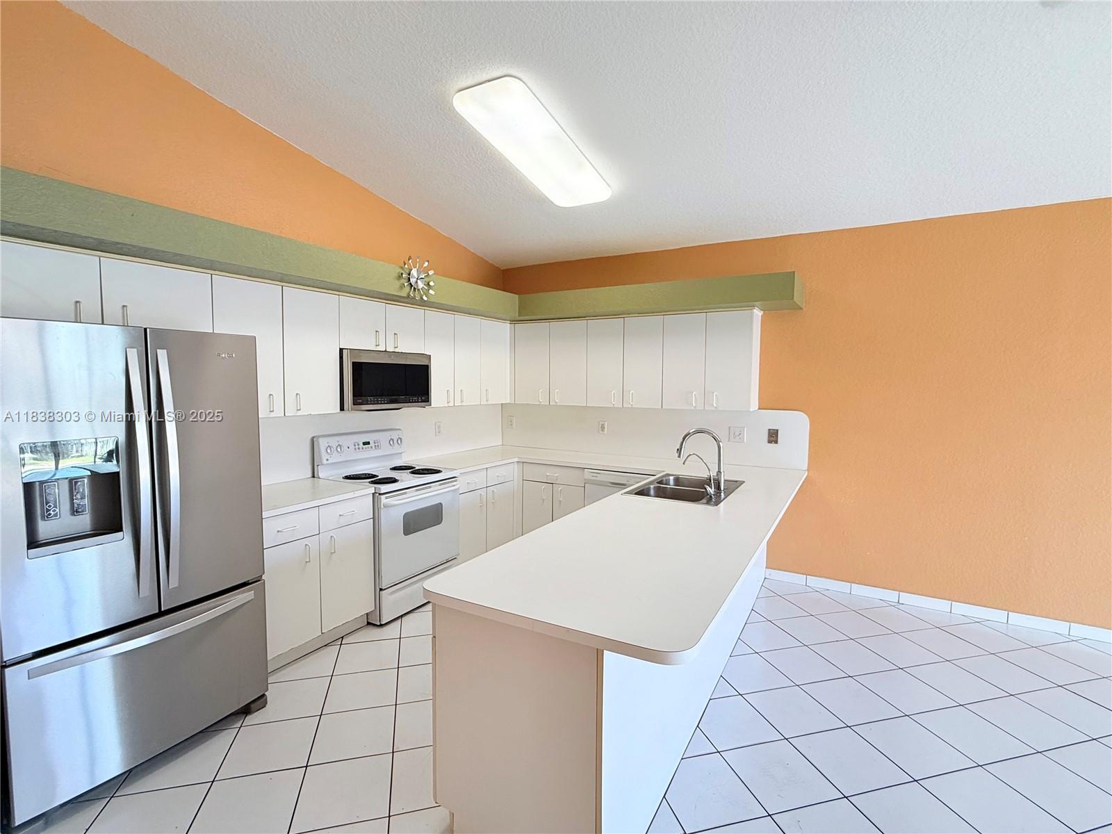 8973 NW 147th Ter, Miami Lakes, Florida image 10