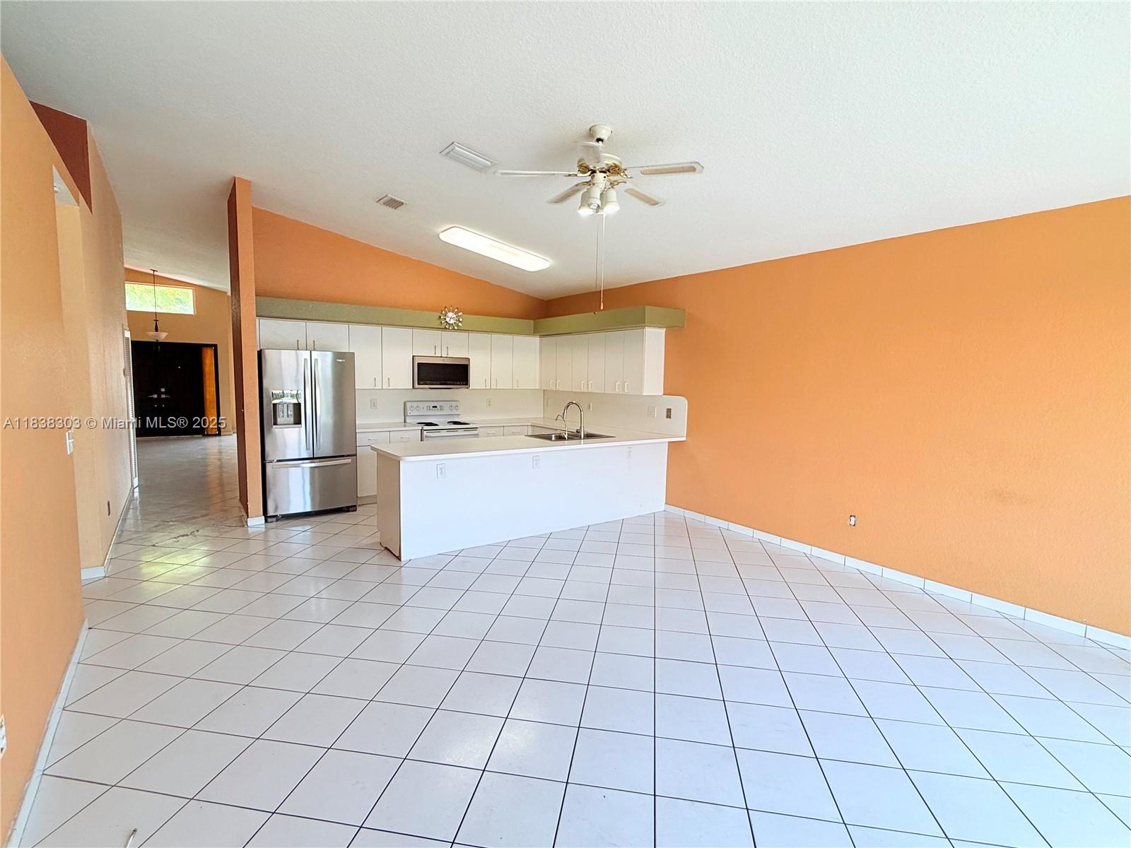 8973 NW 147th Ter, Miami Lakes, Florida image 9