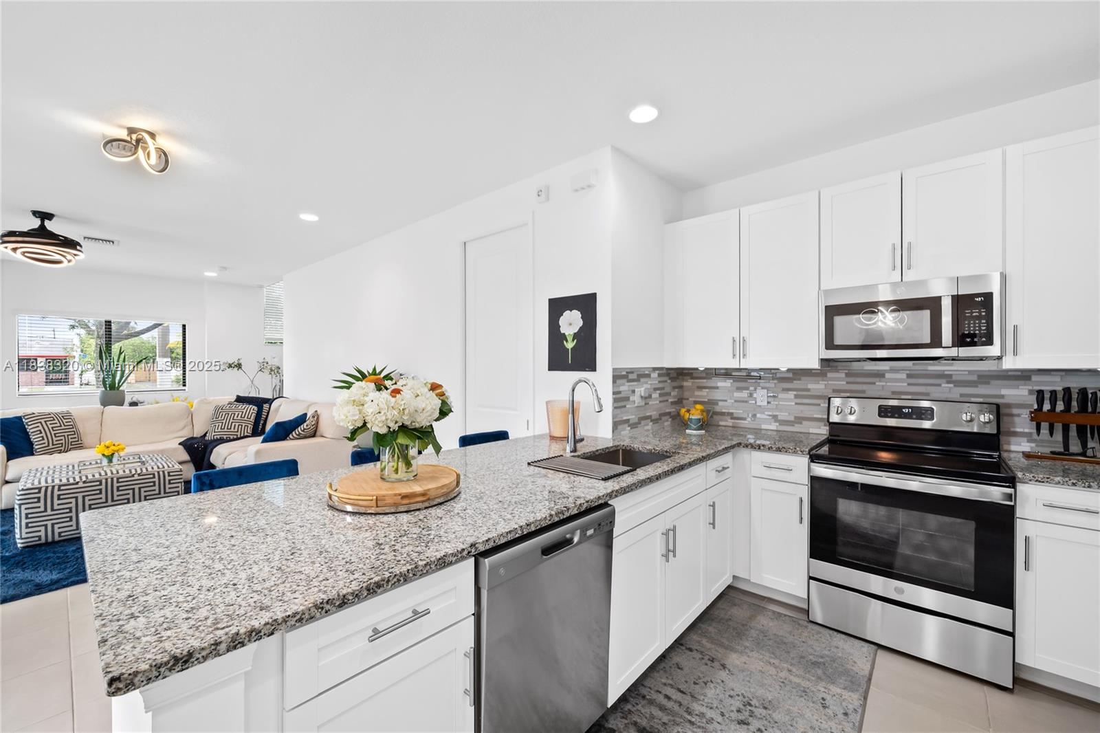 2184 NW 6th St, Fort Lauderdale, Florida image 3