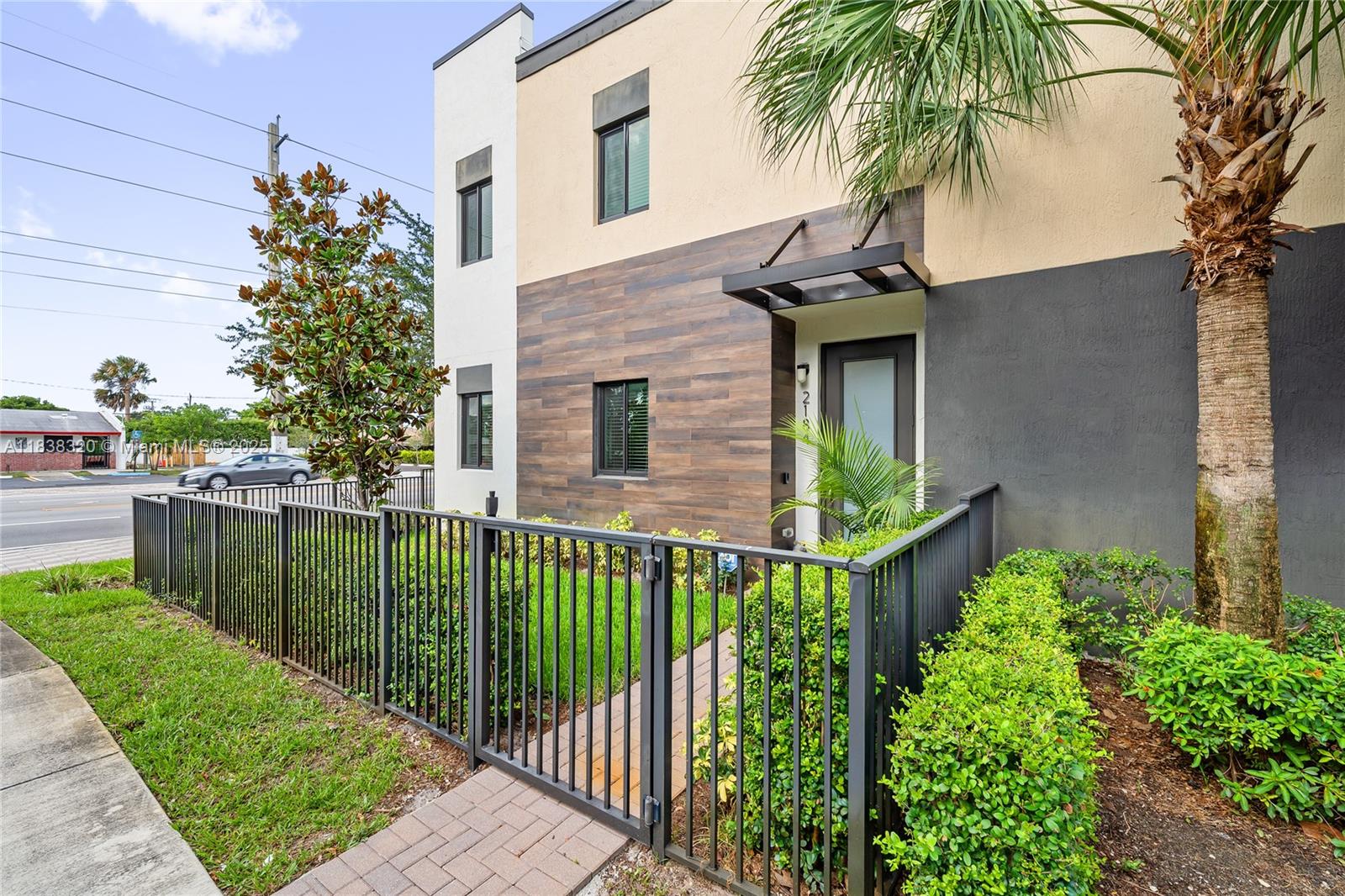 2184 NW 6th St, Fort Lauderdale, Florida image 37