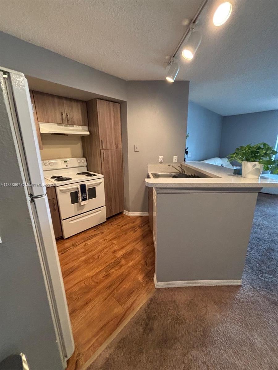 Property photo # 6