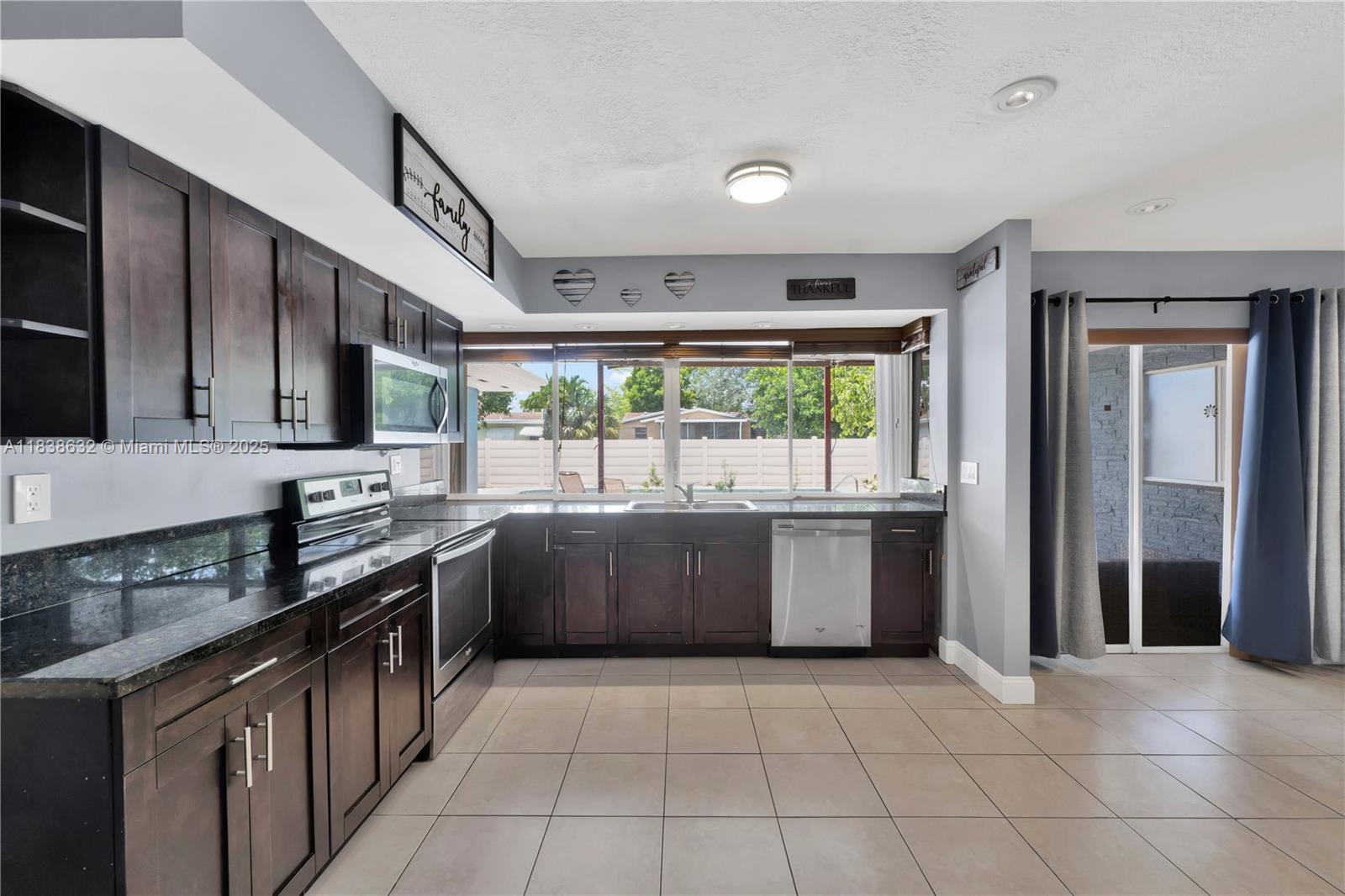 1730 N 55th Ave, Hollywood, Florida image 2