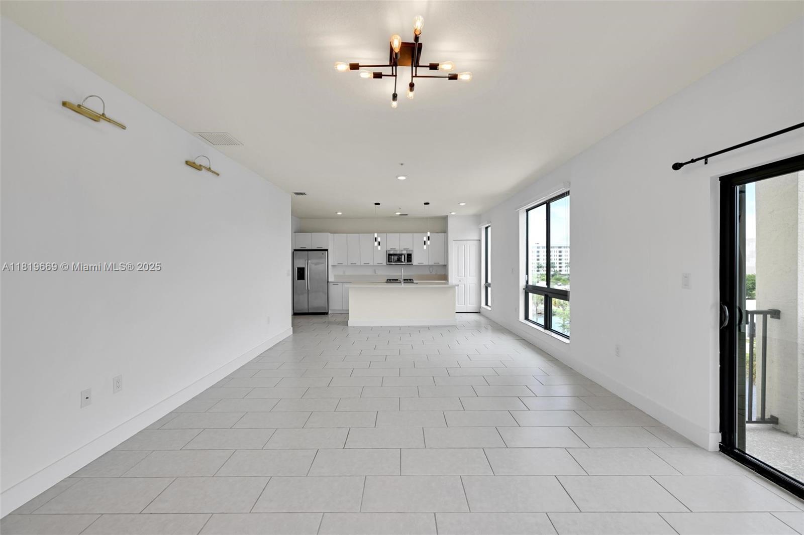 8167 NW 41st St #E-406, Doral, Florida image 19