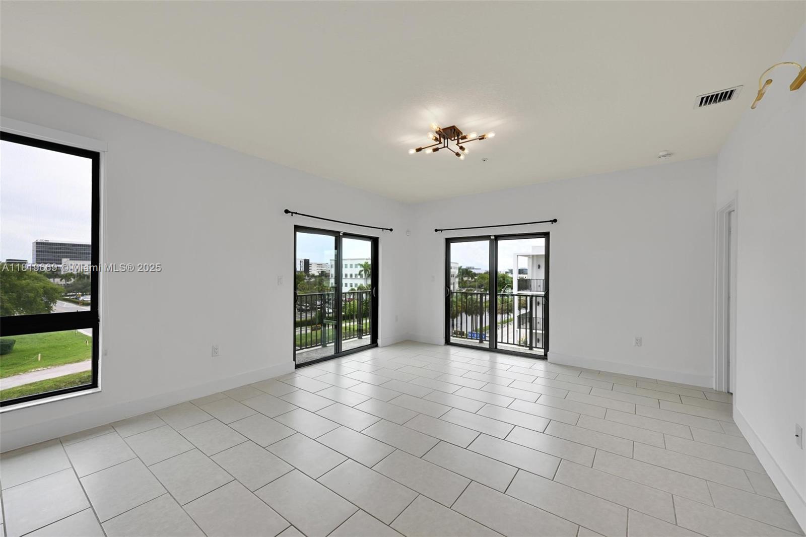 8167 NW 41st St #E-406, Doral, Florida image 7