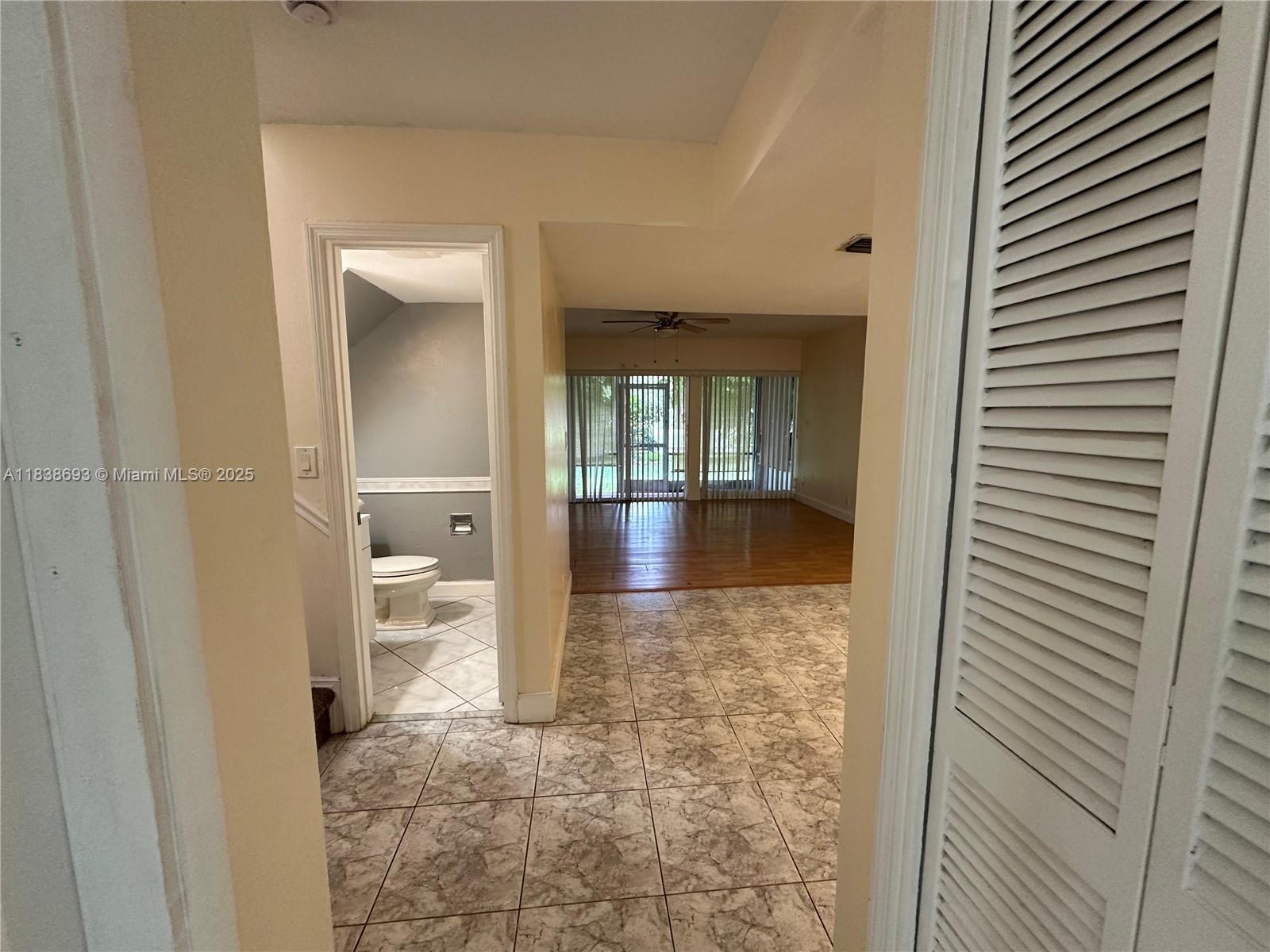 8005 Lagos De Campo Blvd #L-4, Tamarac, Florida image 3