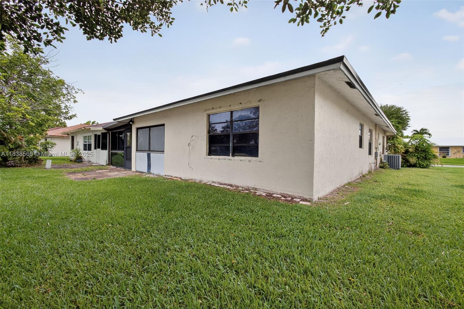 1600 Granfern Ave, West Palm Beach, Florida image 28