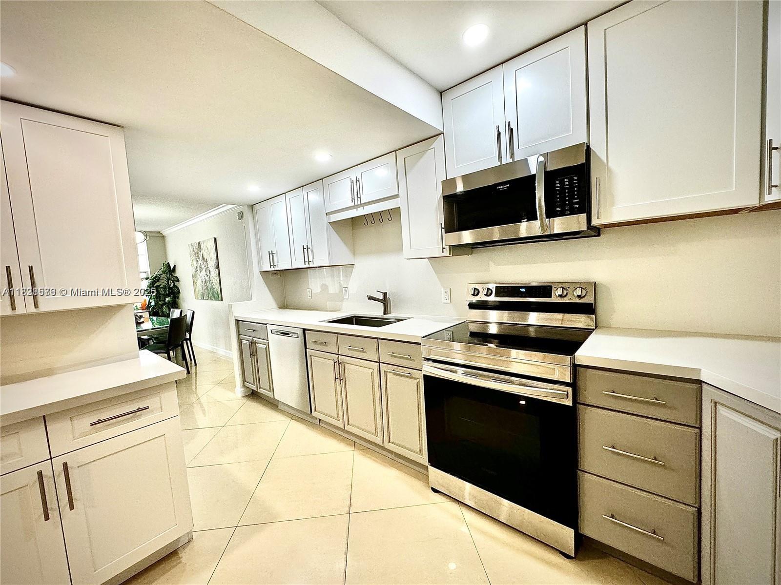 1080 94th St #212, Bay Harbor Islands, Florida image 3