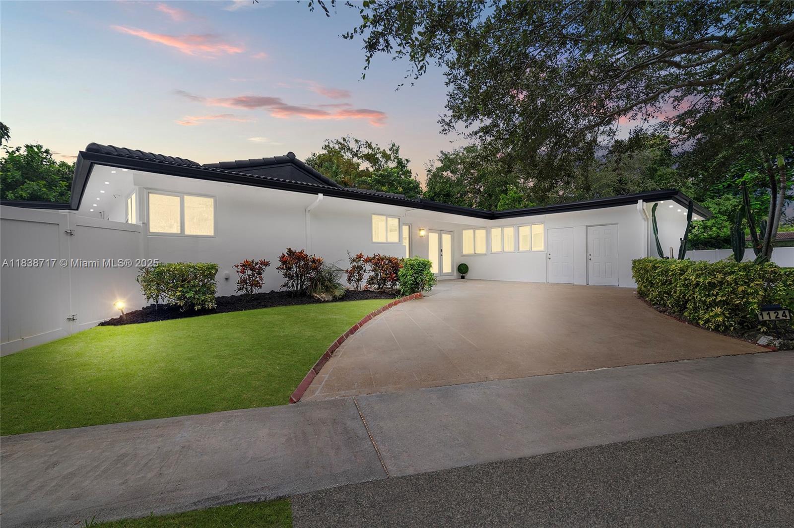 1124 Yale Dr, Hollywood, Florida image 1