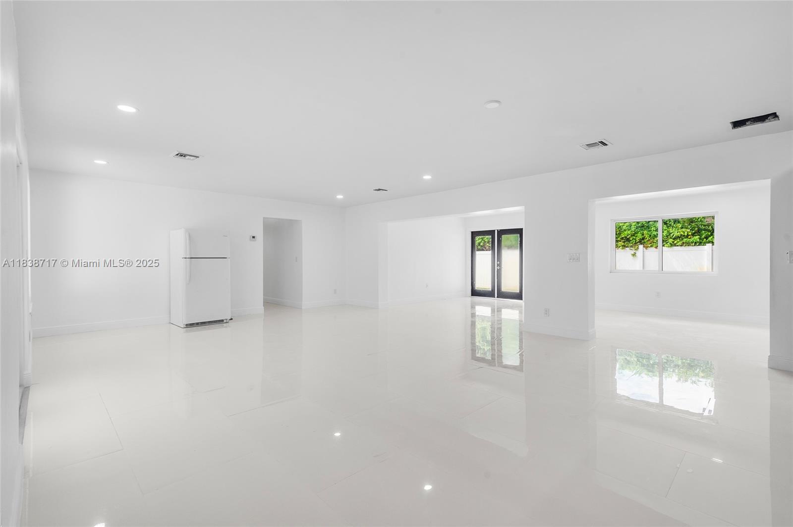 1124 Yale Dr, Hollywood, Florida image 6