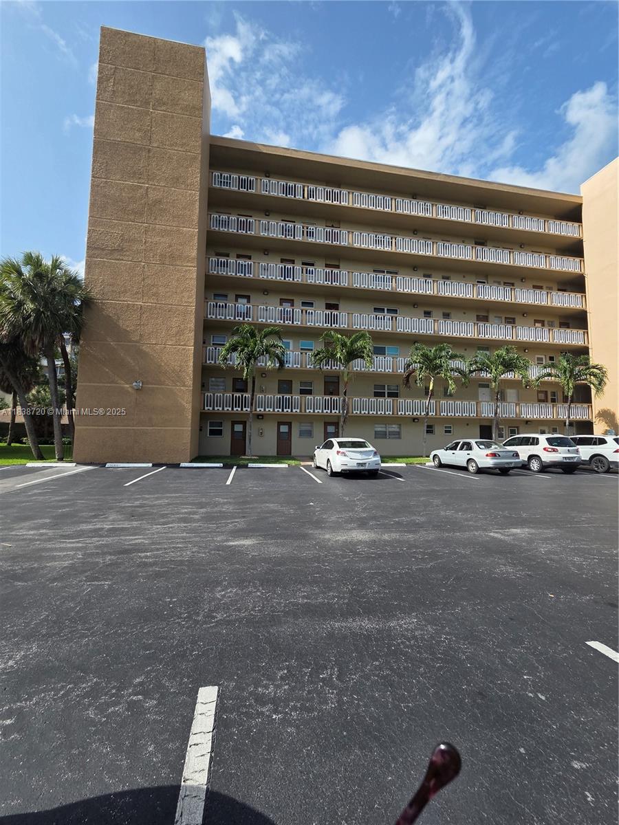620 NE 12th Ave #101, Hallandale Beach, Florida image 1