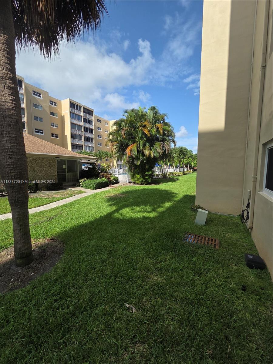 620 NE 12th Ave #101, Hallandale Beach, Florida image 16