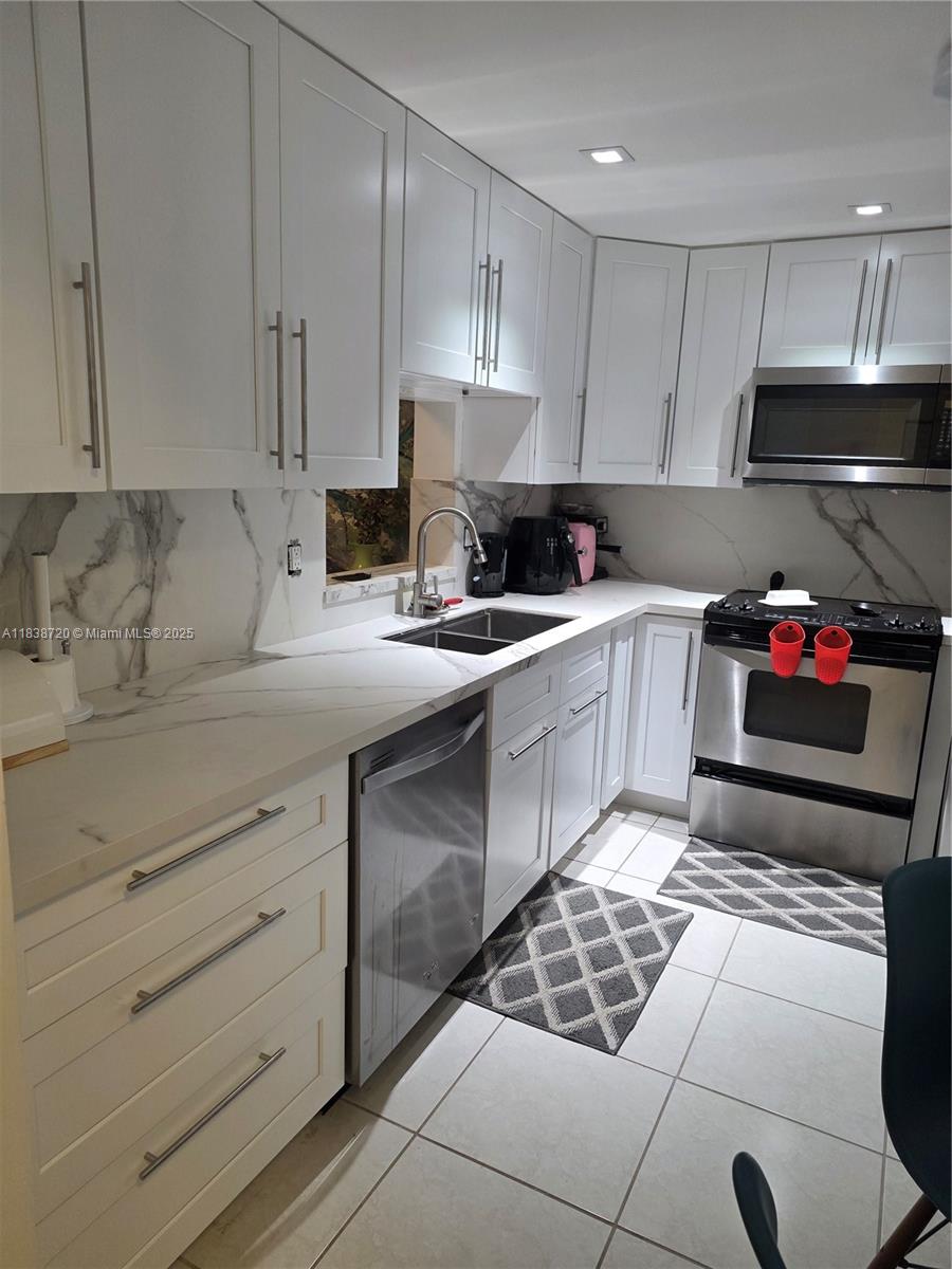 620 NE 12th Ave #101, Hallandale Beach, Florida image 3