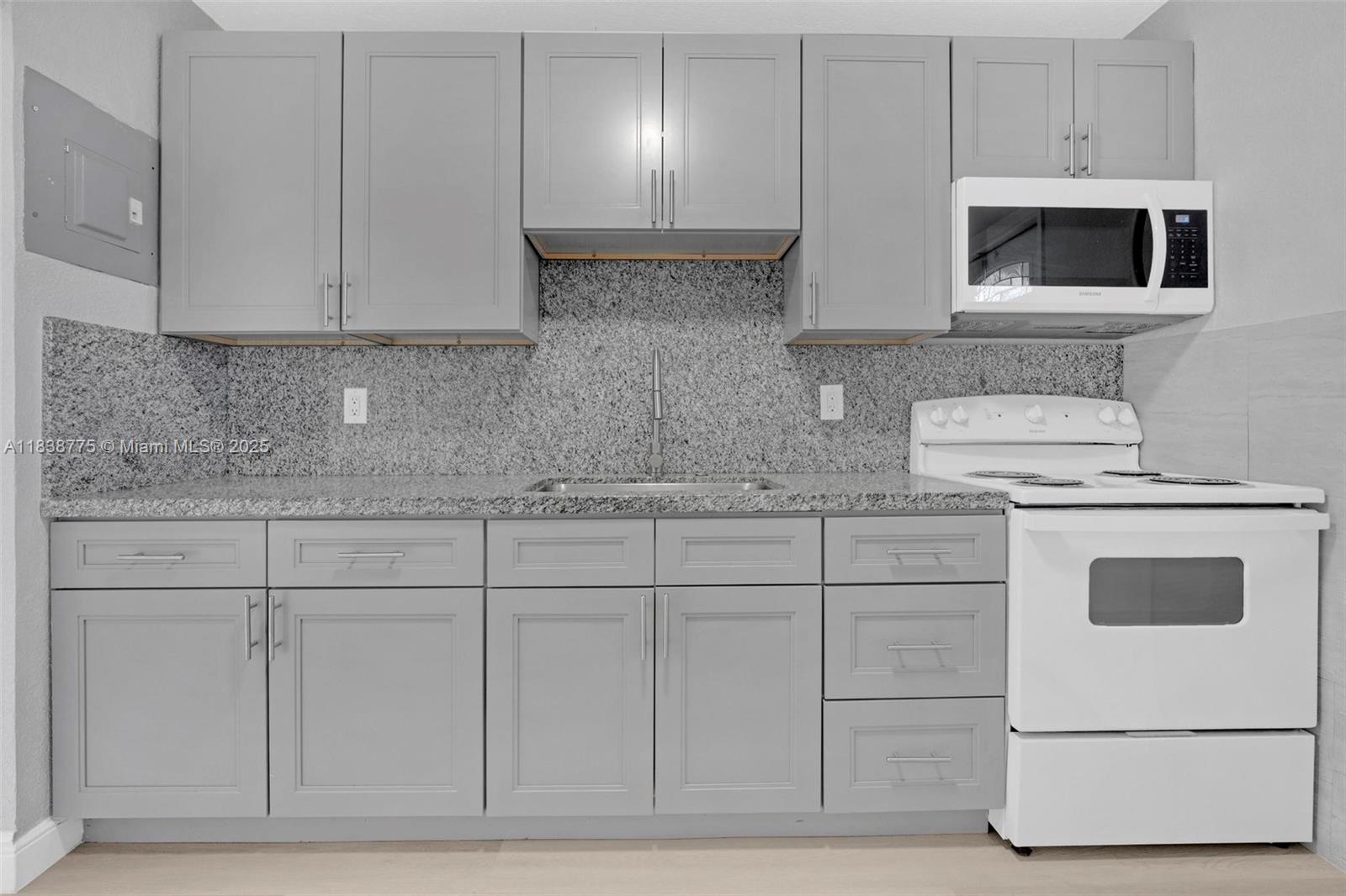 Property photo # 9