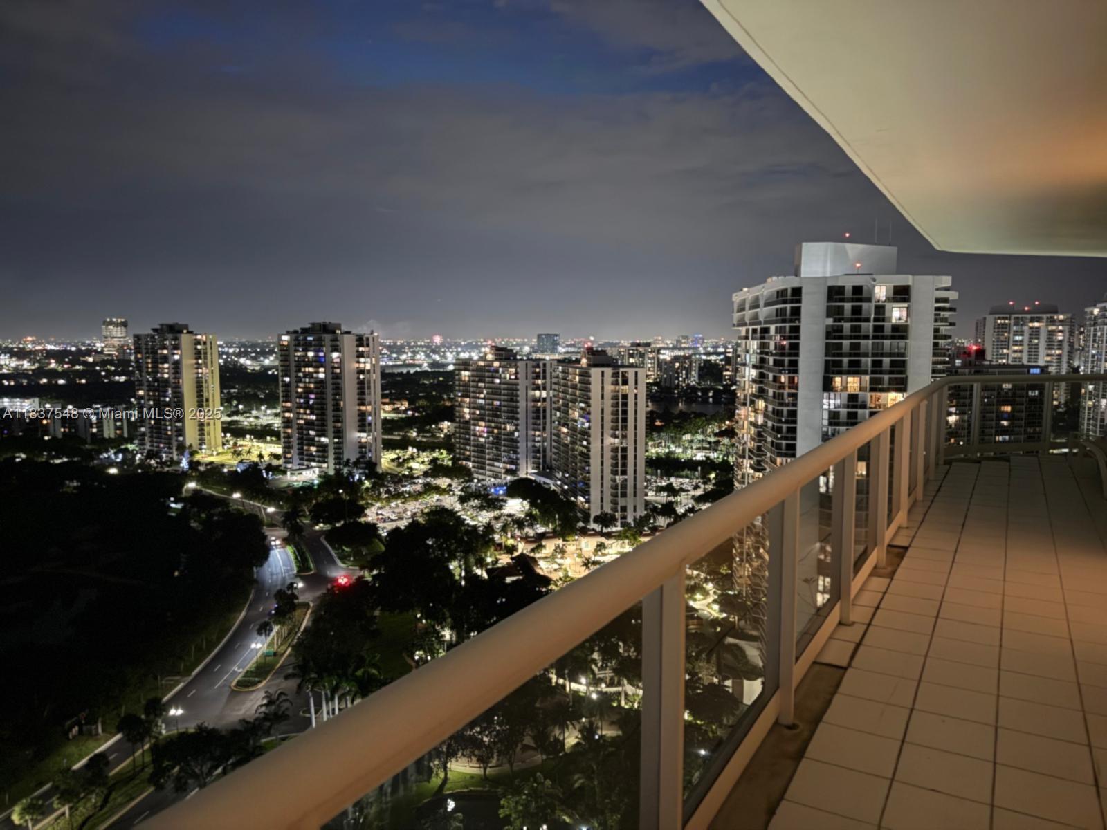 20191 E Country Club Dr #2601, Aventura, Florida image 8