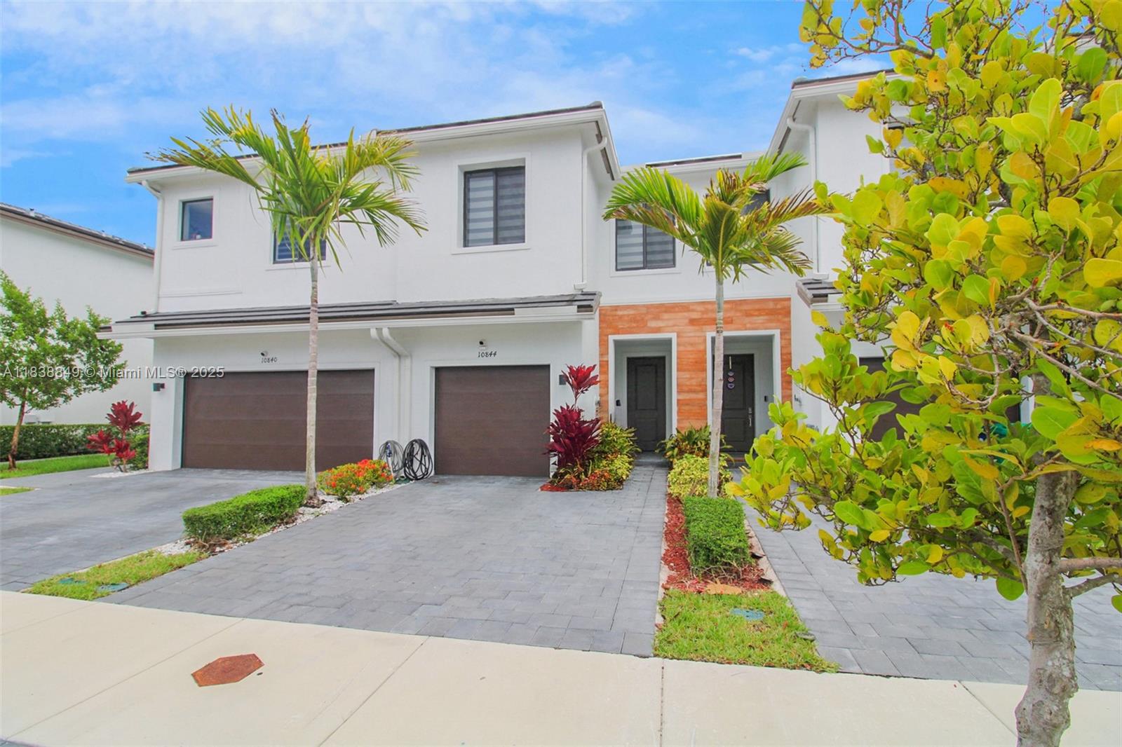 10844 SW 232nd Ter, Homestead, Florida image 2