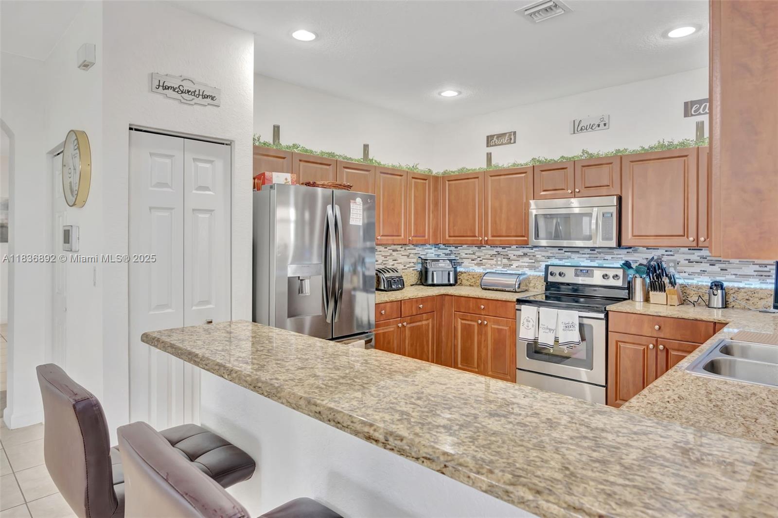 216 NE 36th Ter, Homestead, Florida image 13