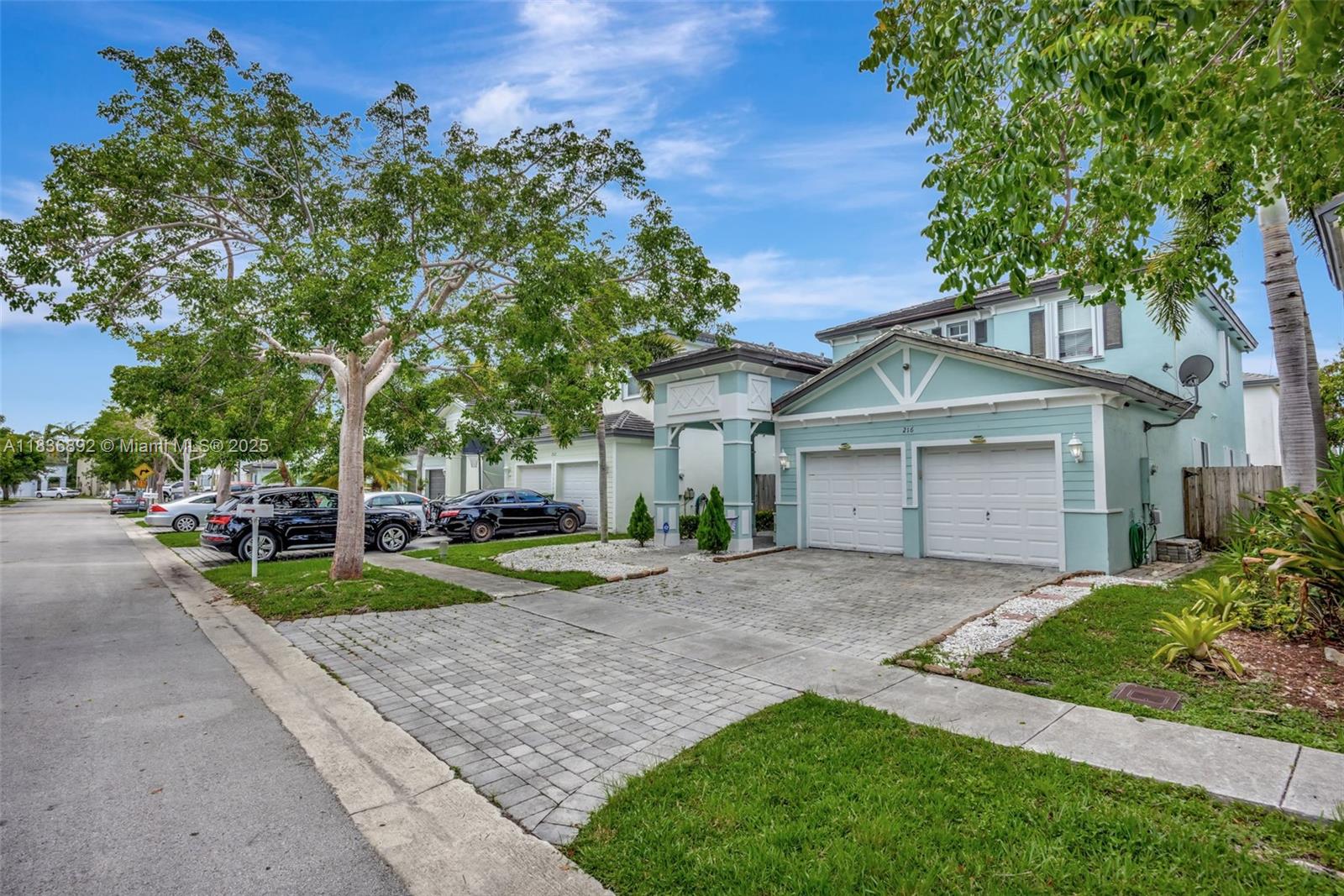 216 NE 36th Ter, Homestead, Florida image 3