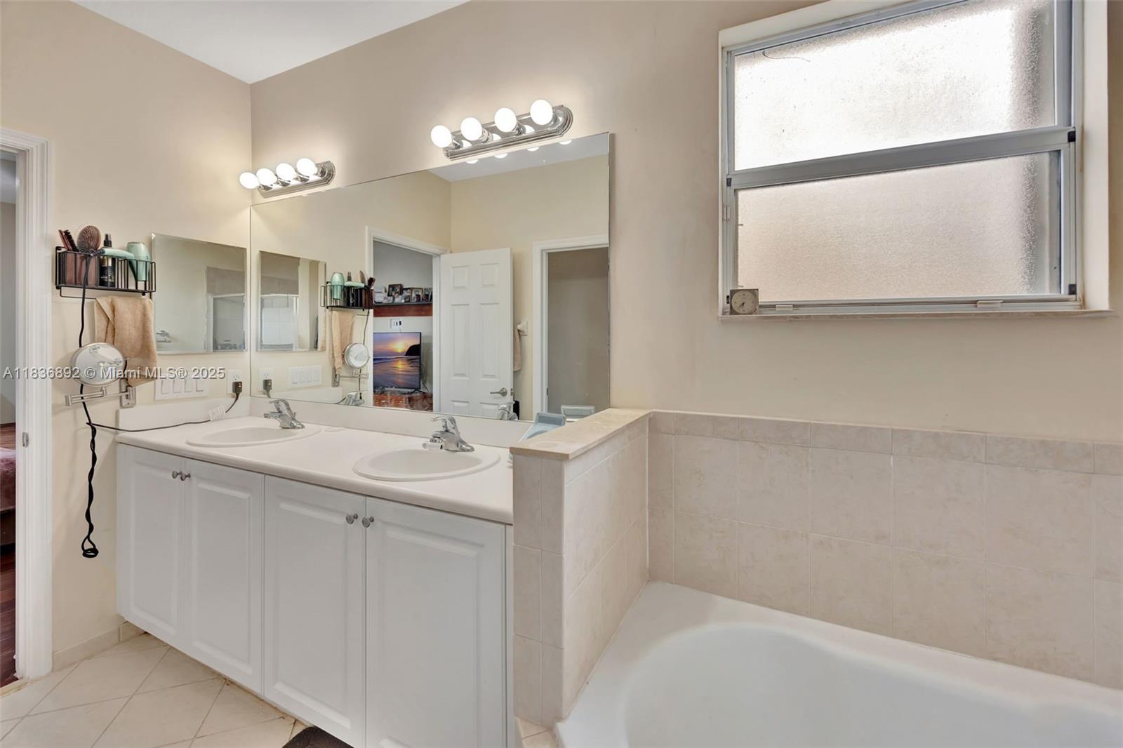 216 NE 36th Ter, Homestead, Florida image 30